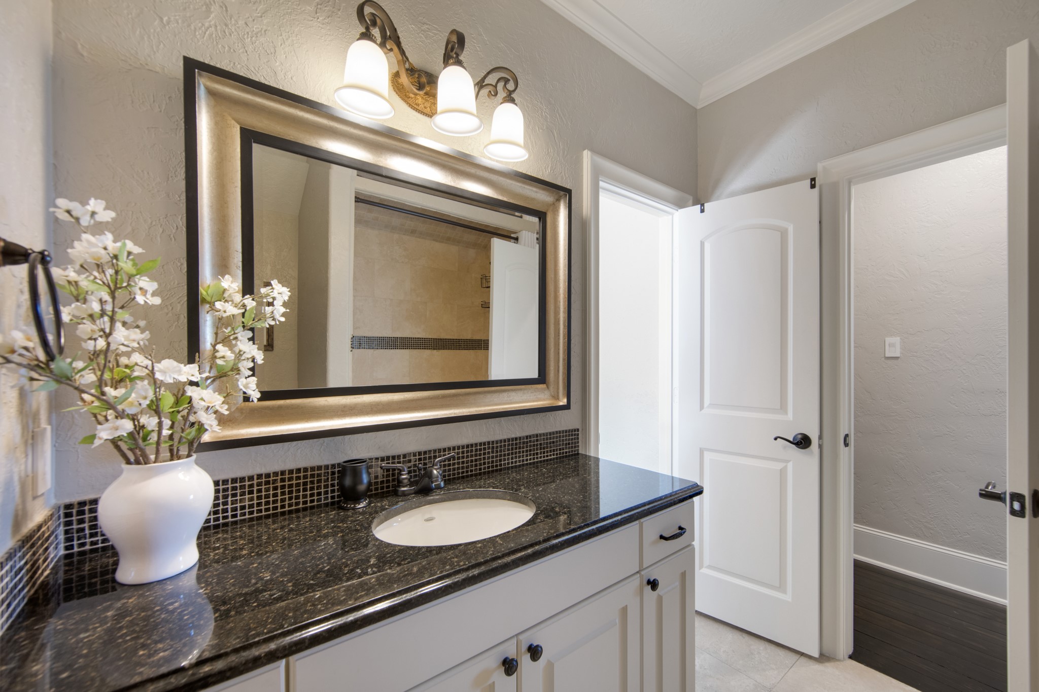 17108 Lakeway Park Property Photo 37