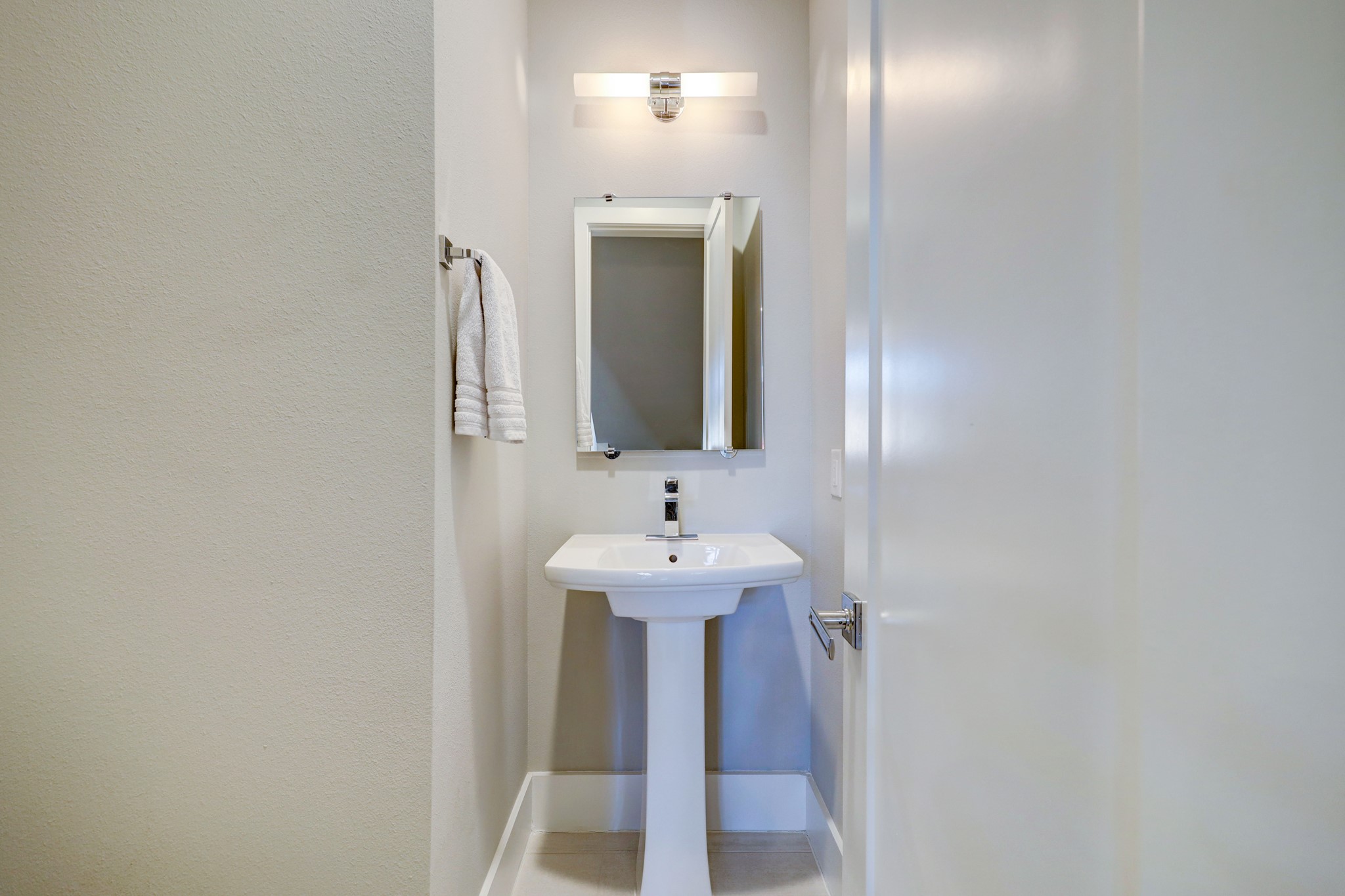 5711 Larkin Street B Property Photo 14