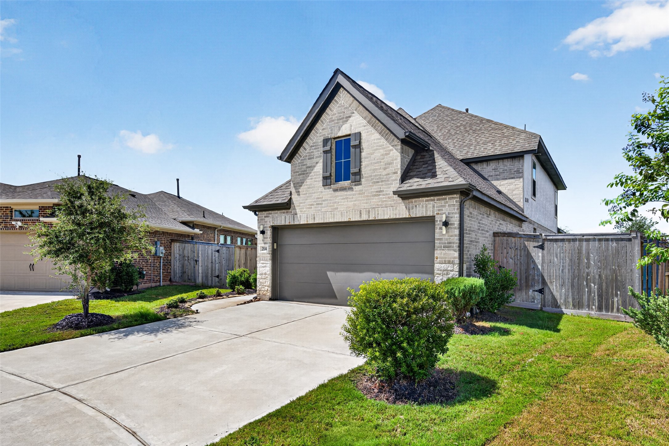 2534 Alder Wood Lane Property Photo 2