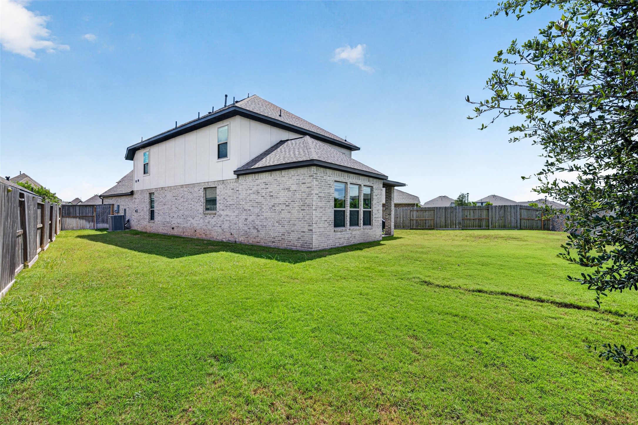 2534 Alder Wood Lane Property Photo 40