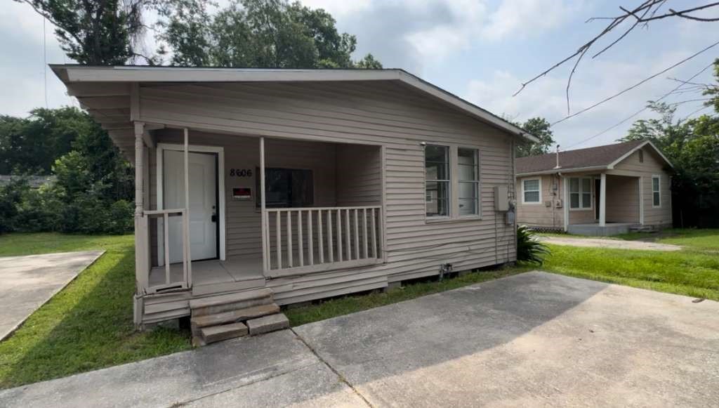 8606 Prairie View Drive Property Photo 1