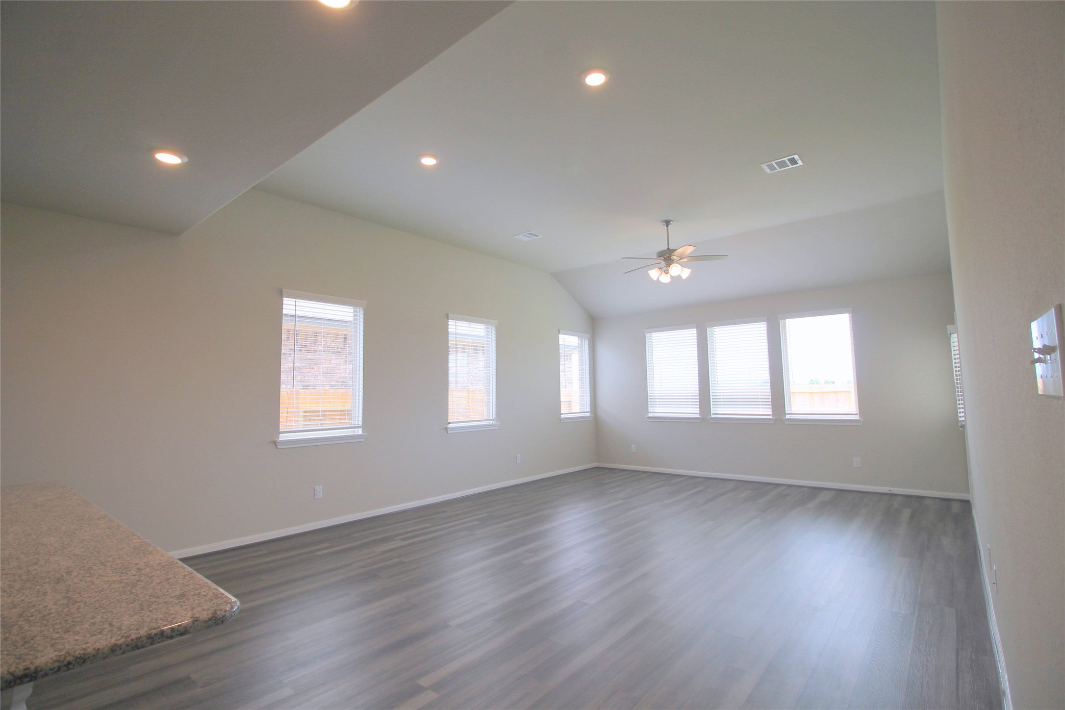 26018 Windy Prairie Property Photo 5