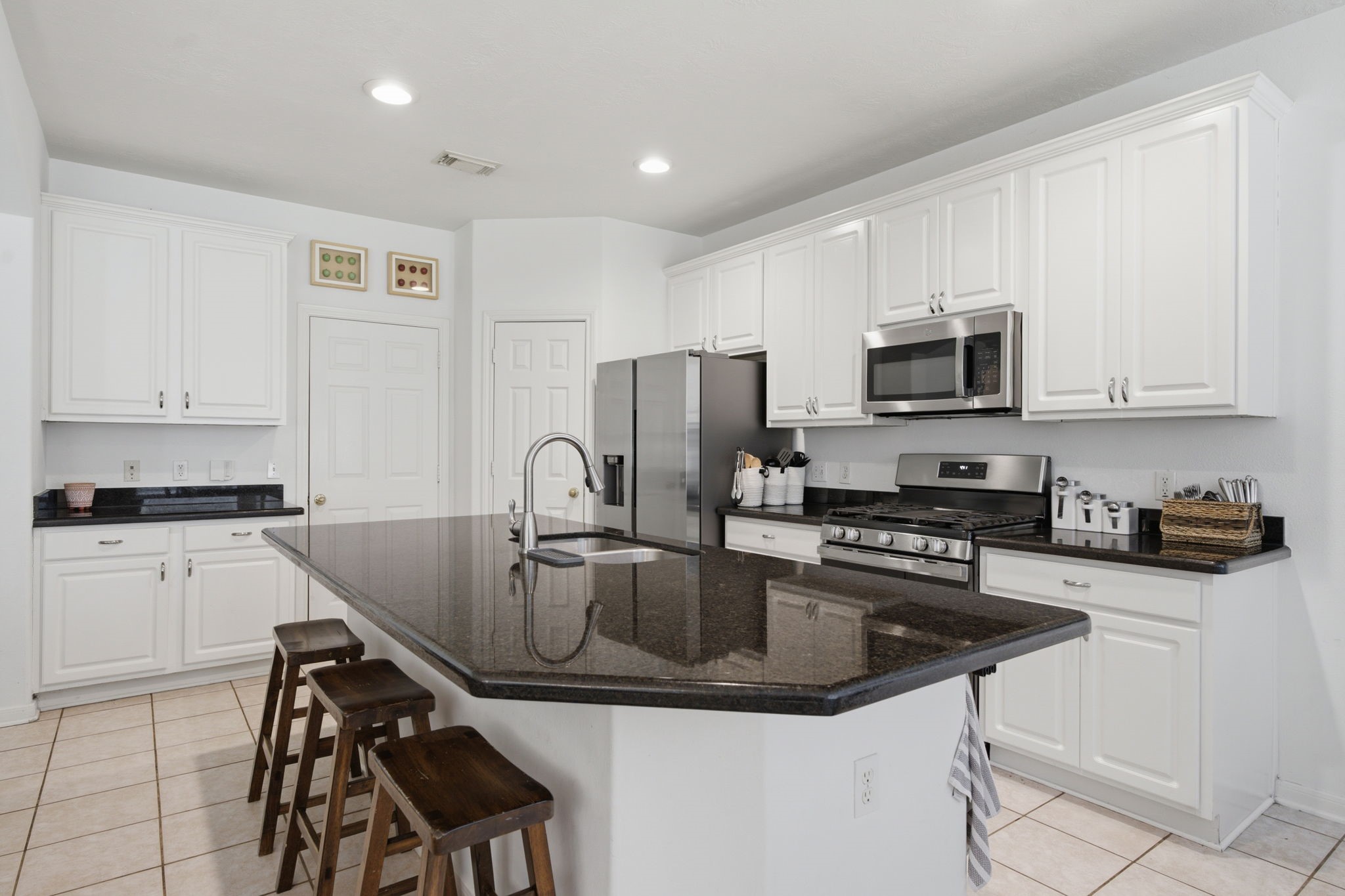 2 Stone Arrow Place Property Photo 8