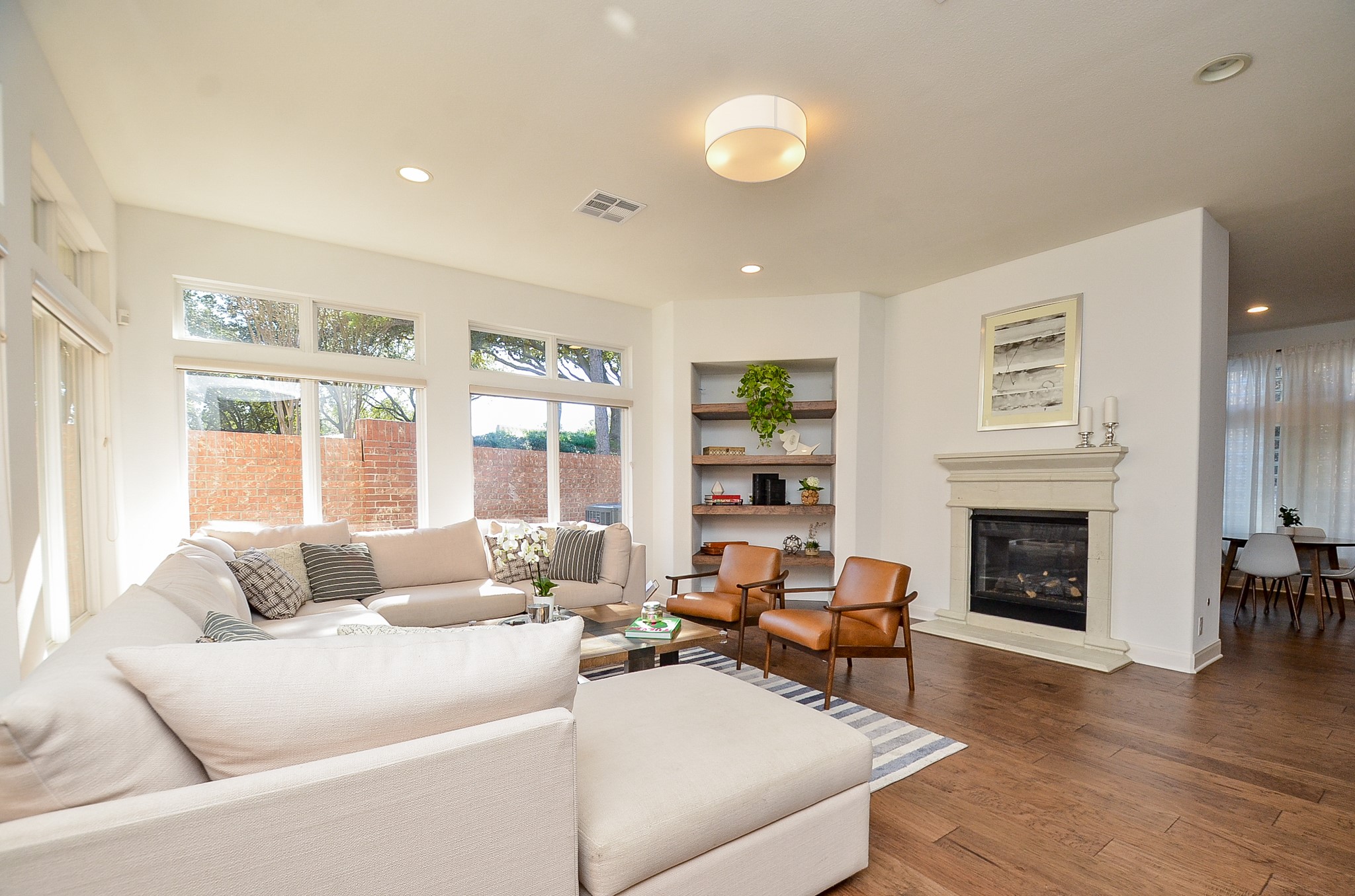 2826 Tudor Manor Property Photo 4