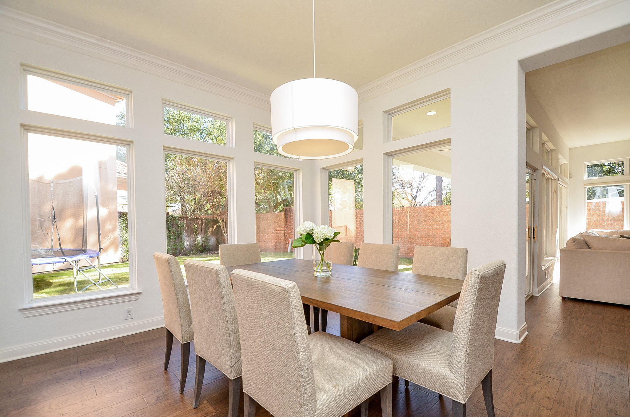 2826 Tudor Manor Property Photo 6