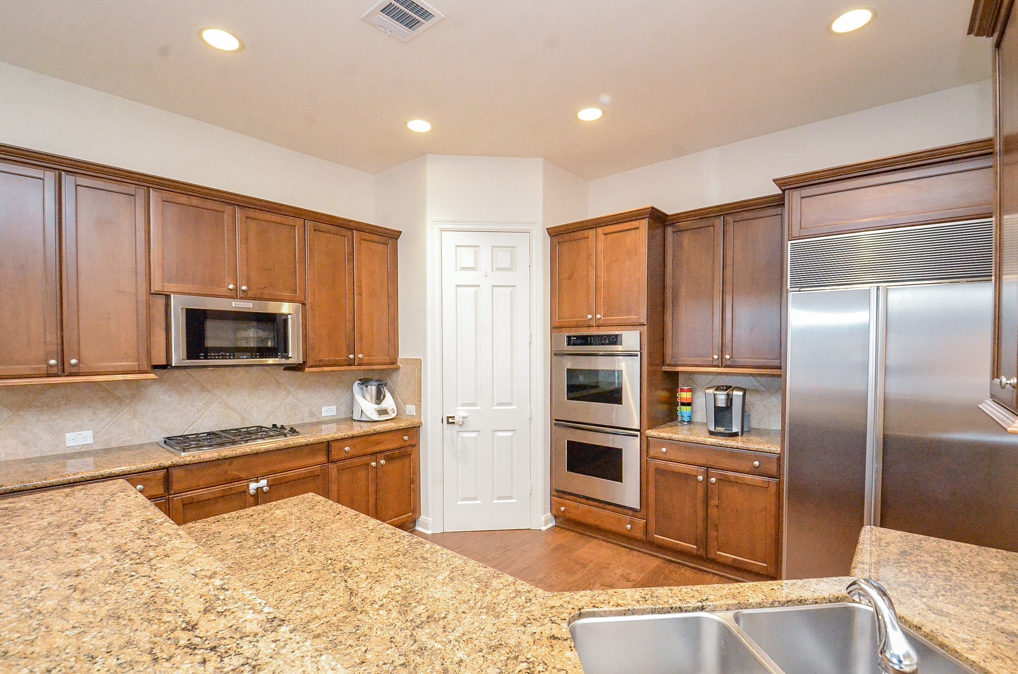 2826 Tudor Manor Property Photo 12