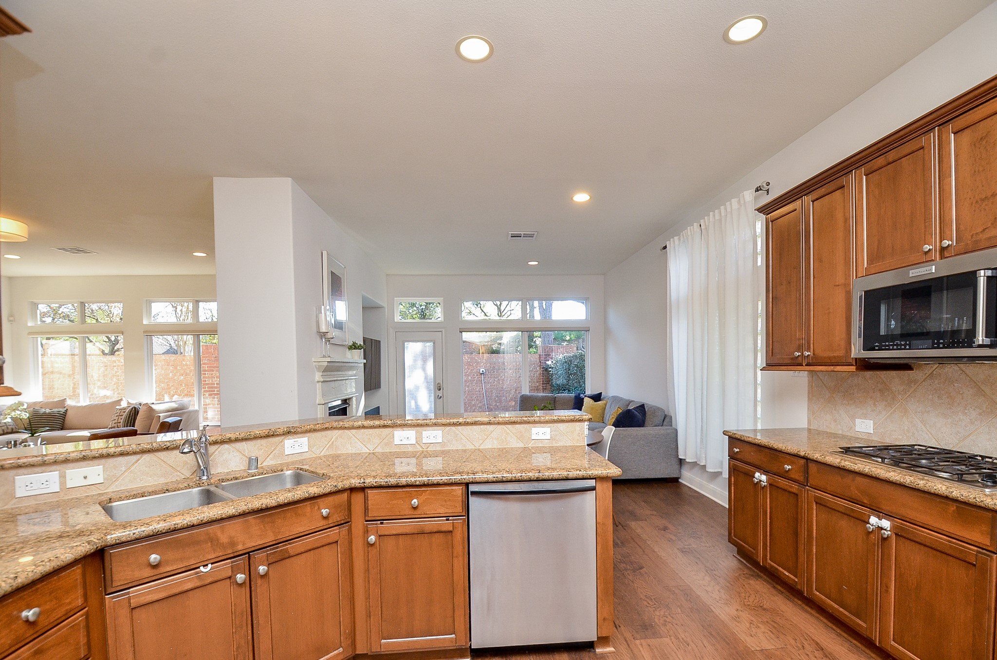 2826 Tudor Manor Property Photo 14