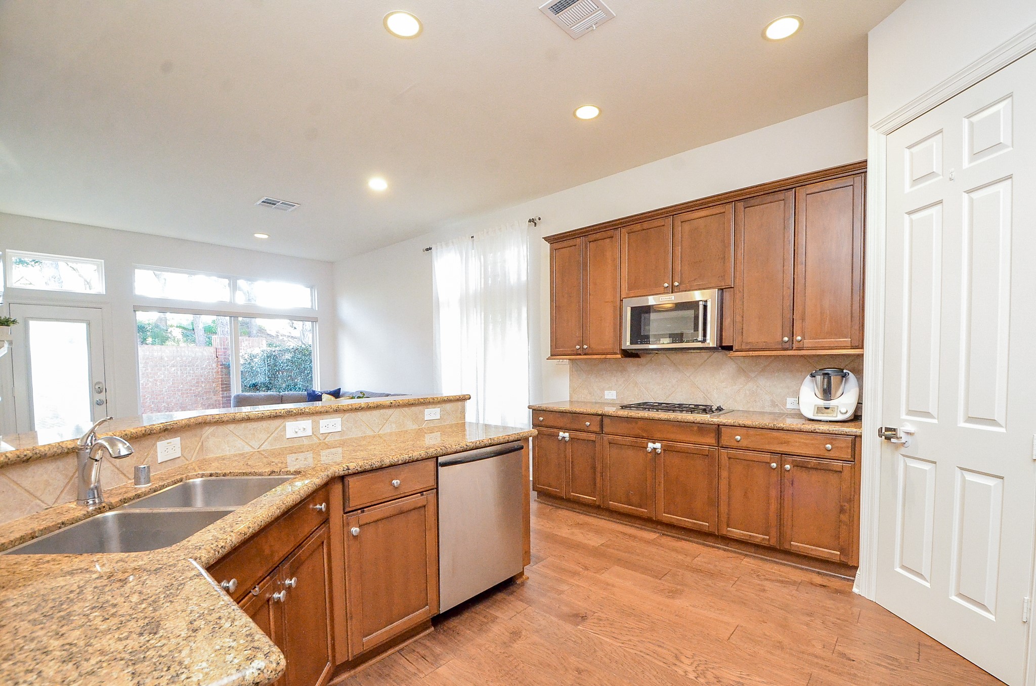 2826 Tudor Manor Property Photo 17