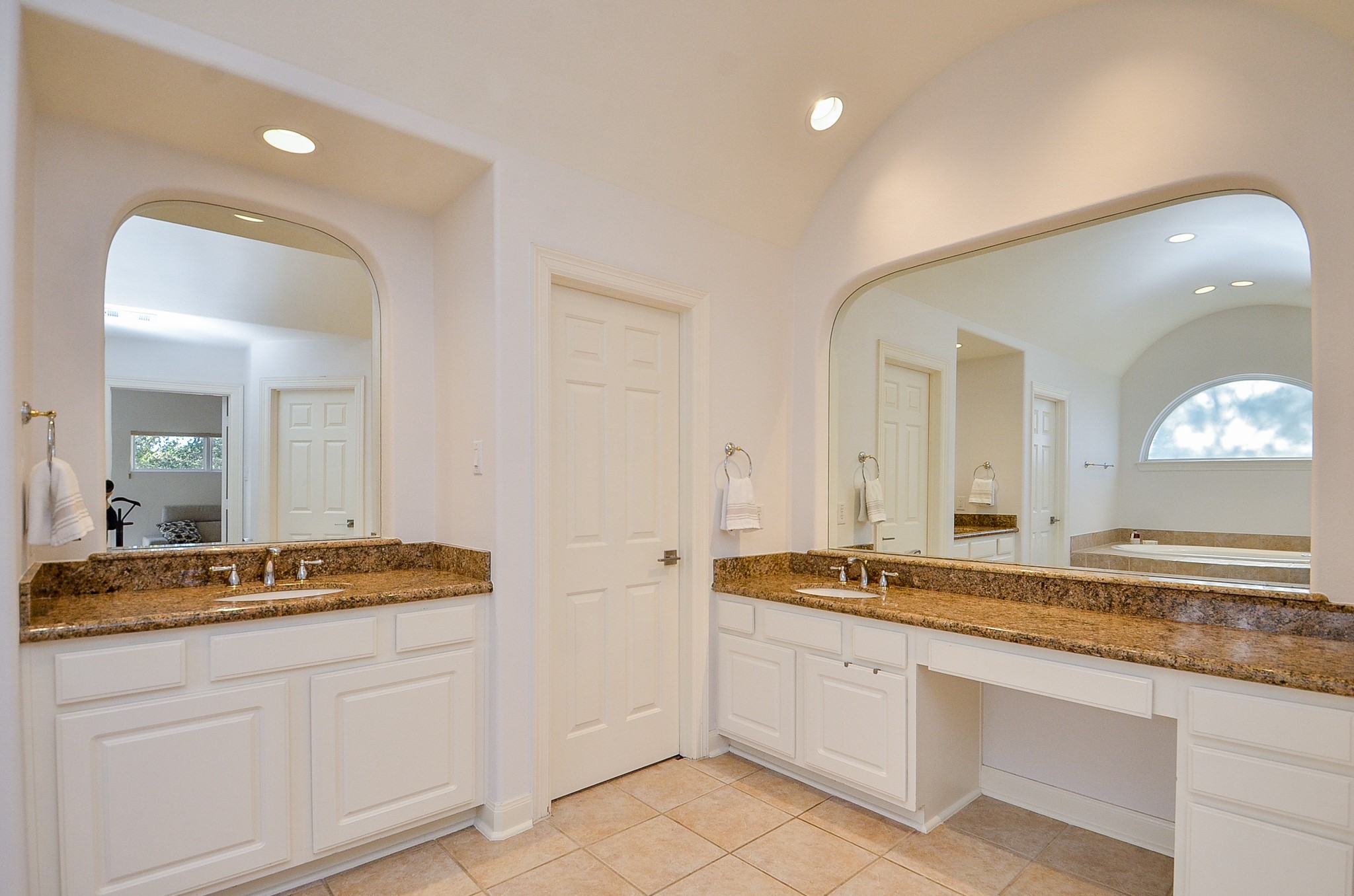 2826 Tudor Manor Property Photo 31