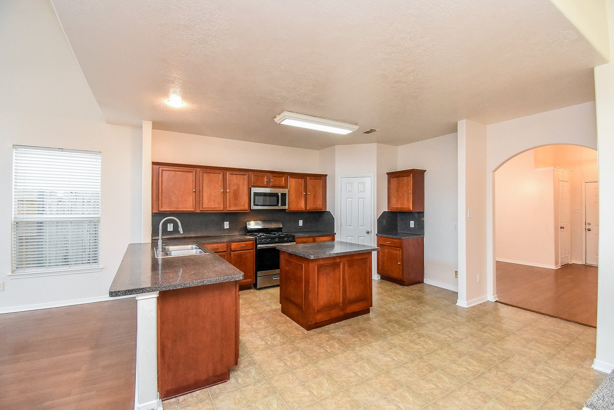 19327 Poppy Grove Lane Property Photo 6