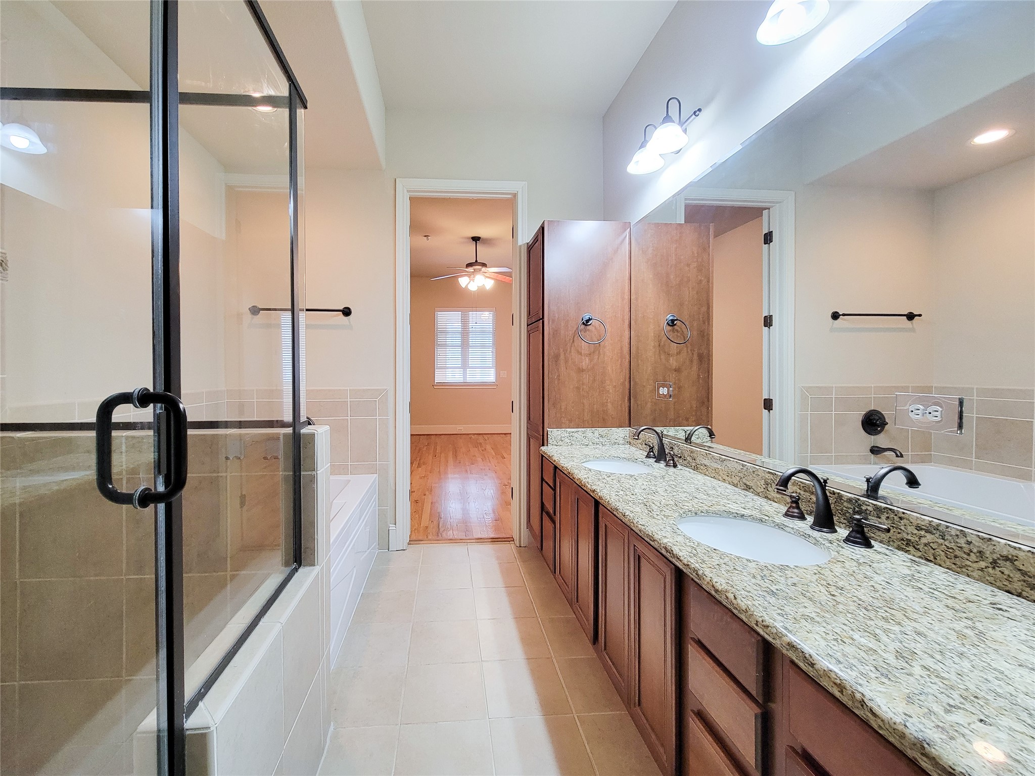 58 Briar Hollow Lane 408 Property Photo 15