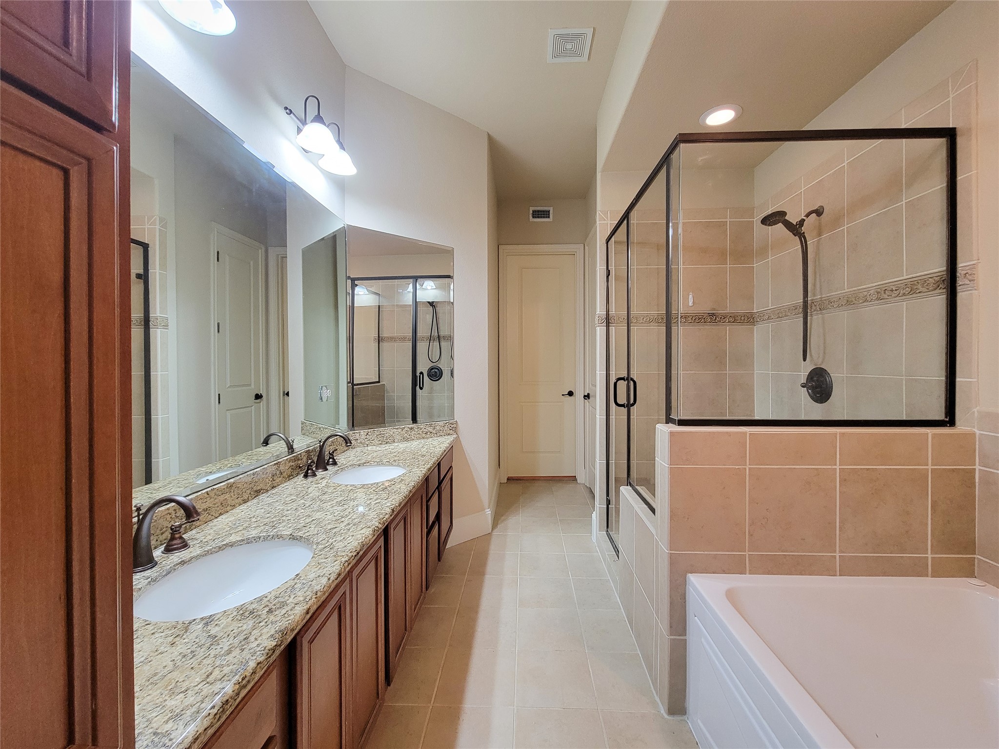 58 Briar Hollow Lane 408 Property Photo 17