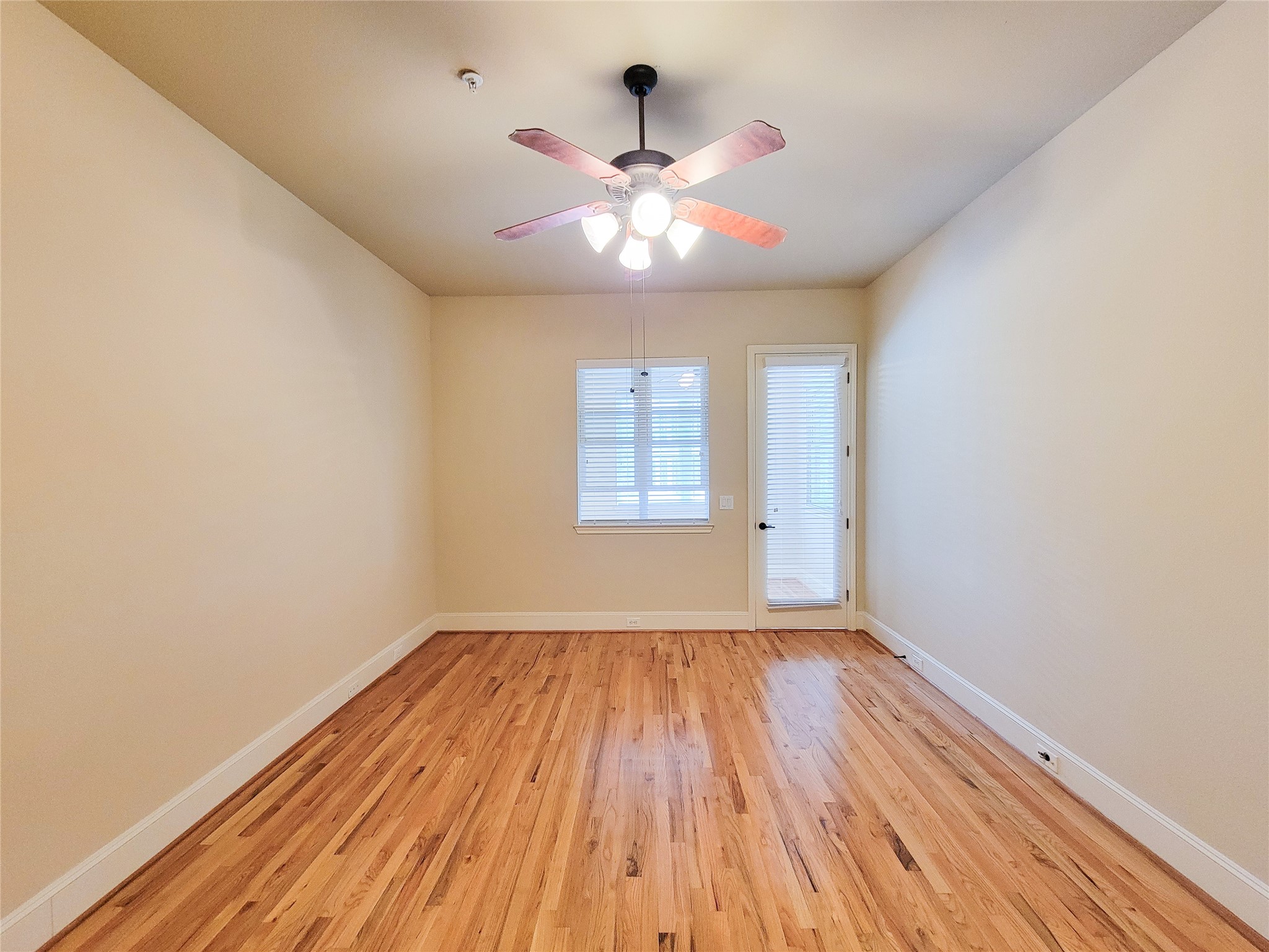 58 Briar Hollow Lane 408 Property Photo 18