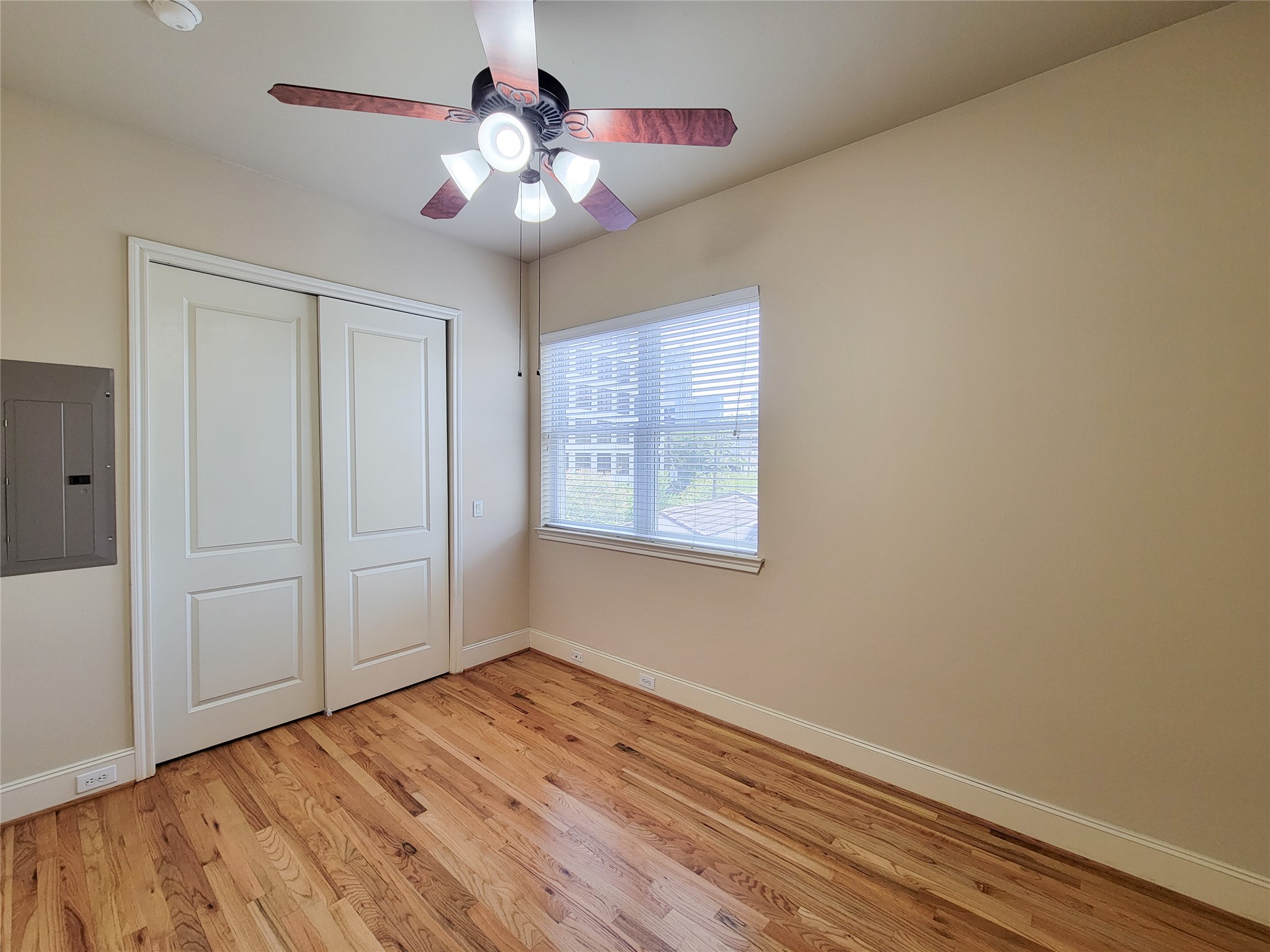 58 Briar Hollow Lane 408 Property Photo 20