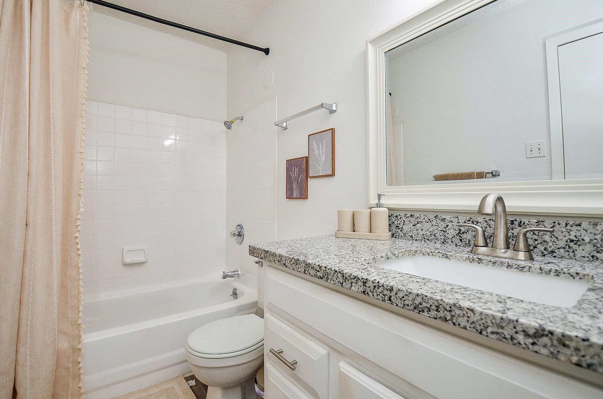 17401 Red Oak Drive 64 Property Photo 8
