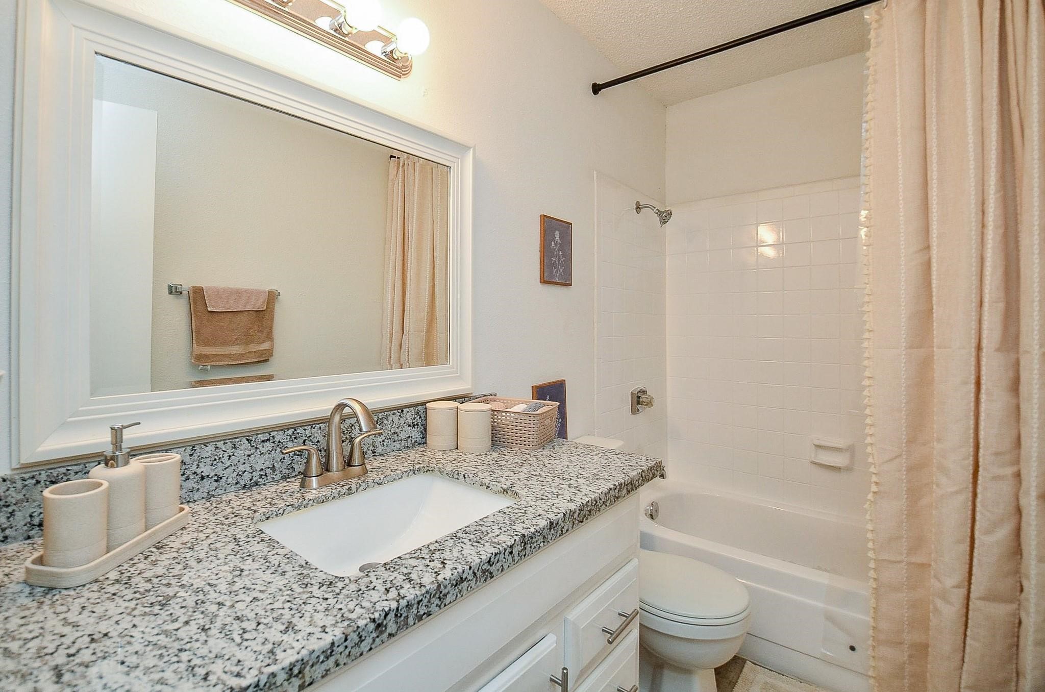17401 Red Oak Drive 64 Property Photo 14