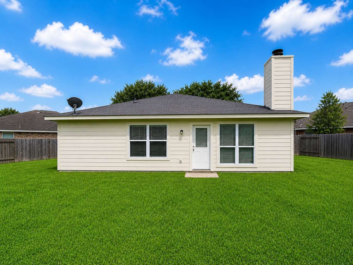 16202 Broadglen Court Property Photo 2