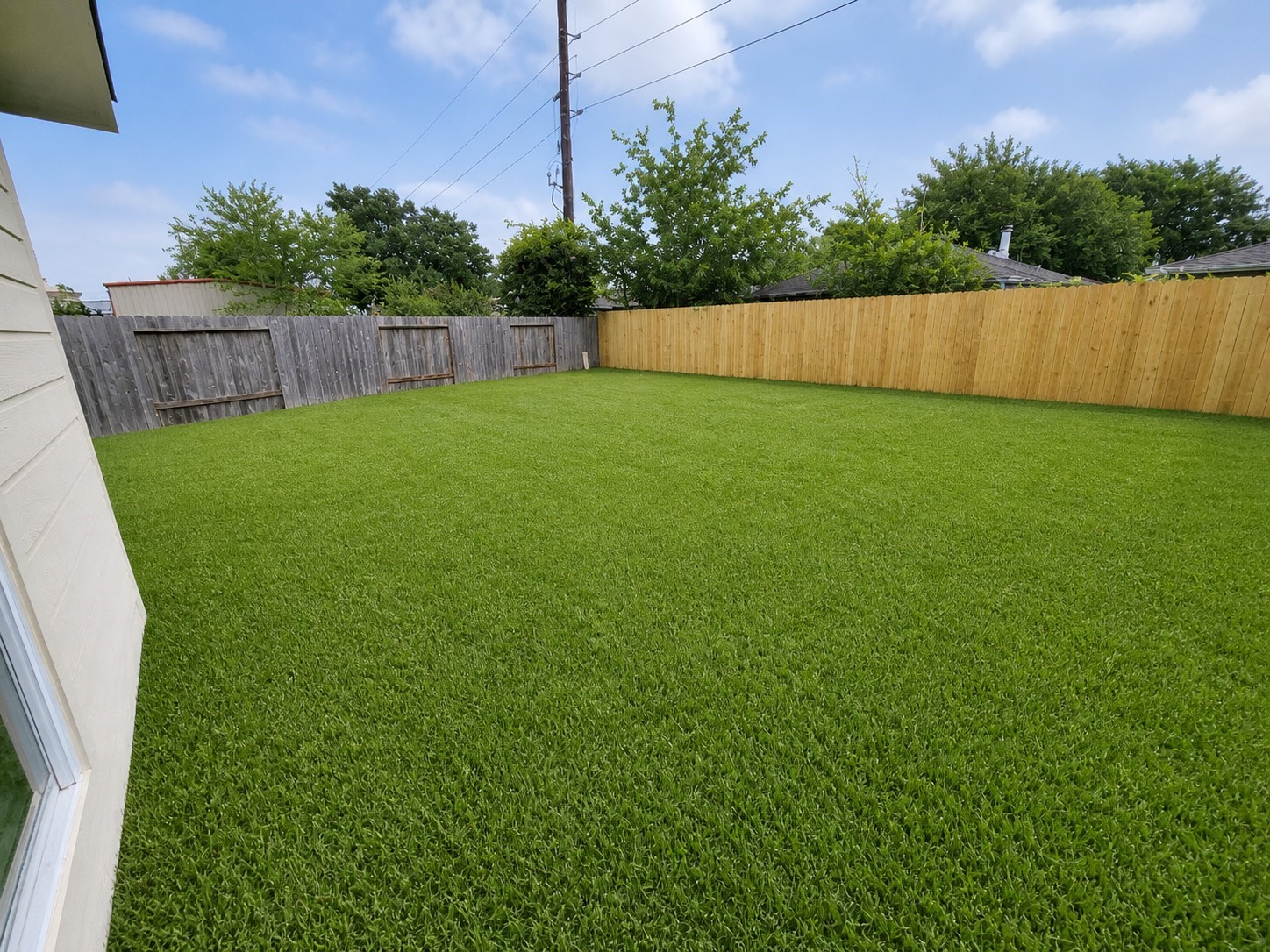 16202 Broadglen Court Property Photo 3