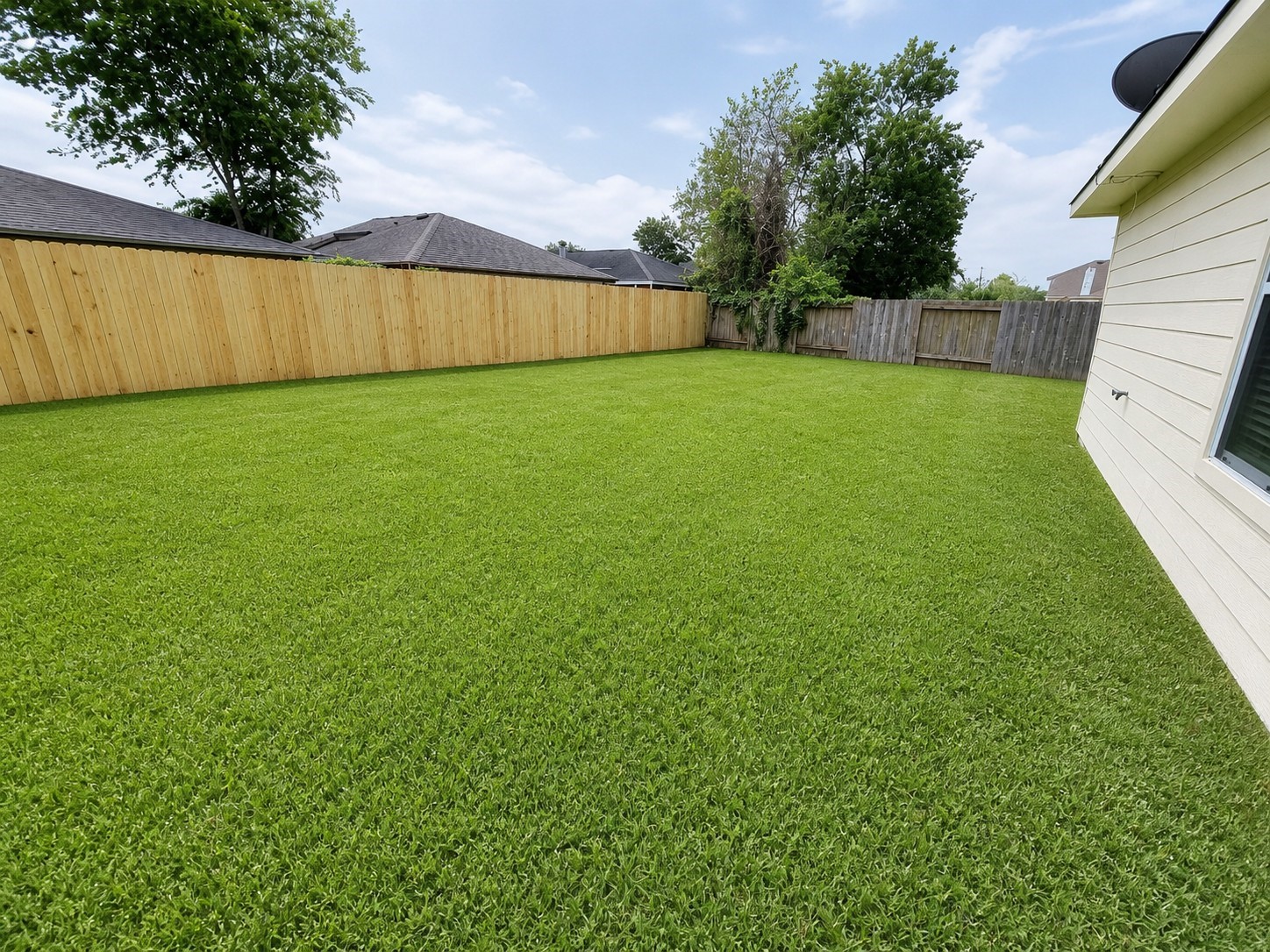 16202 Broadglen Court Property Photo 4