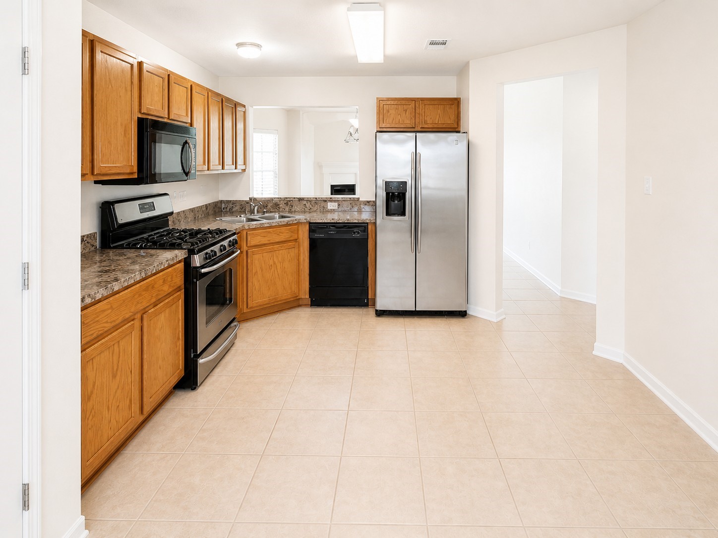 16202 Broadglen Court Property Photo 6