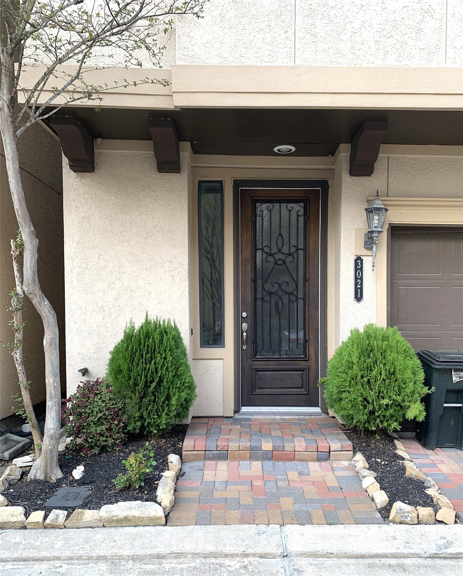 3021 Kisling Street Property Photo 3