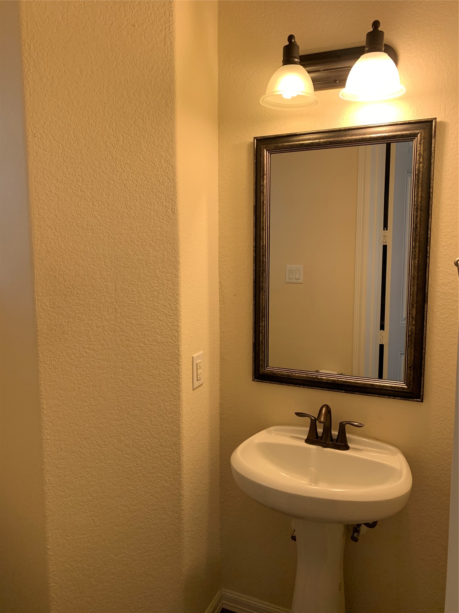 3021 Kisling Street Property Photo 12