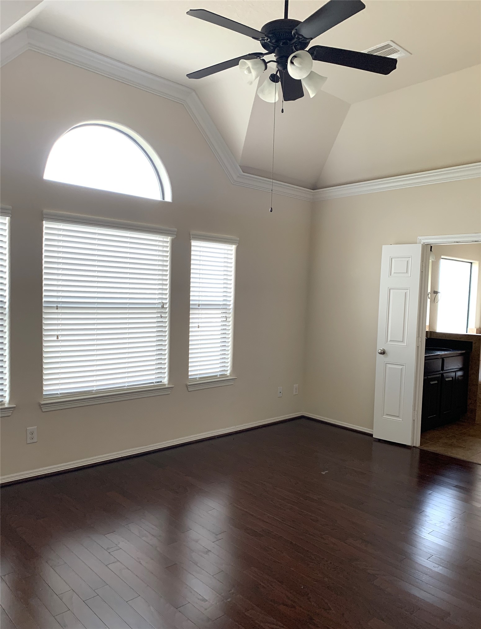 3021 Kisling Street Property Photo 14
