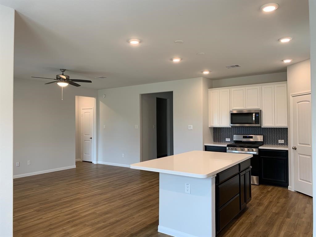 8803 Mugwort Property Photo 3