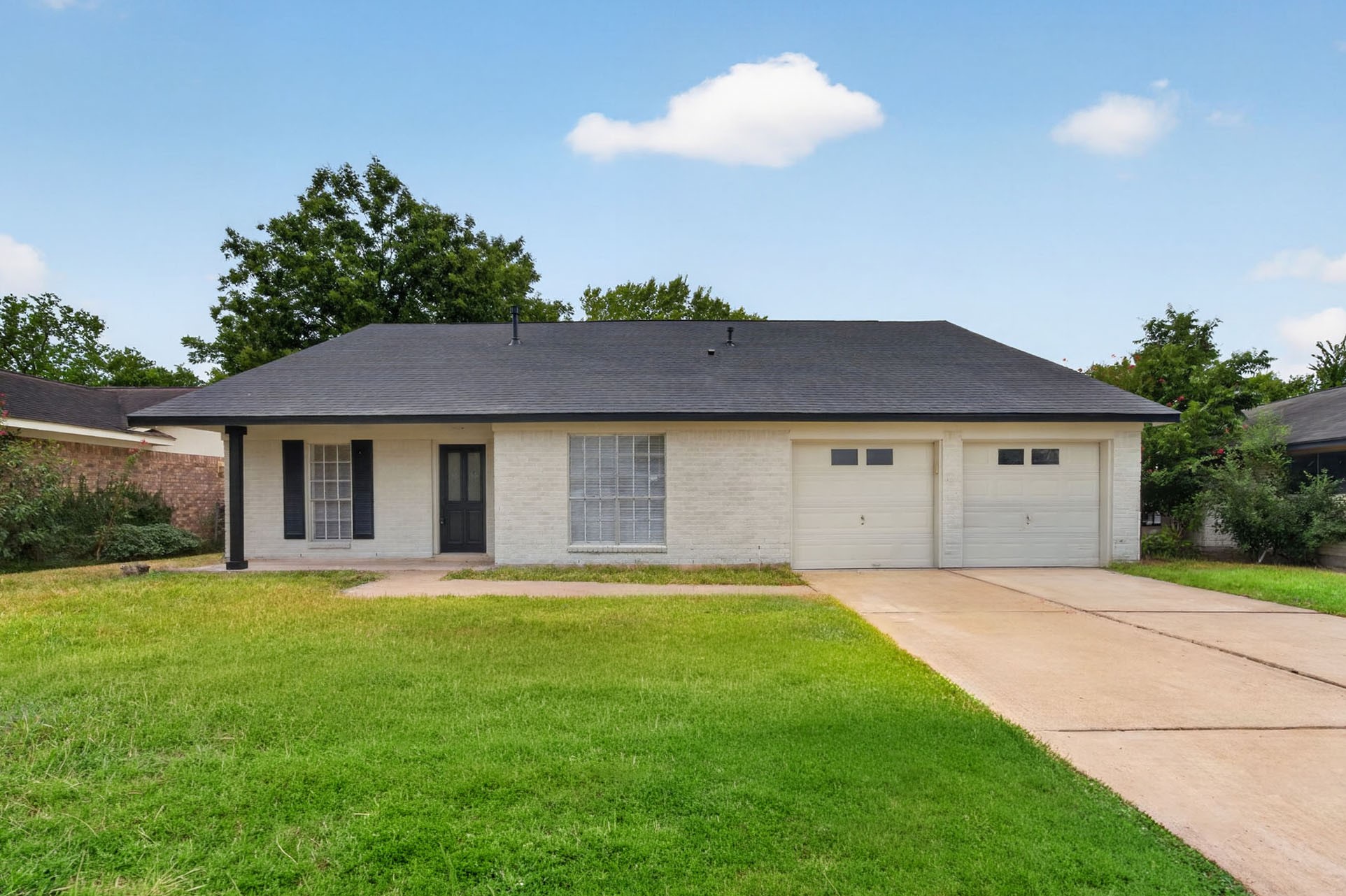 11918 Southview Street Property Photo 1