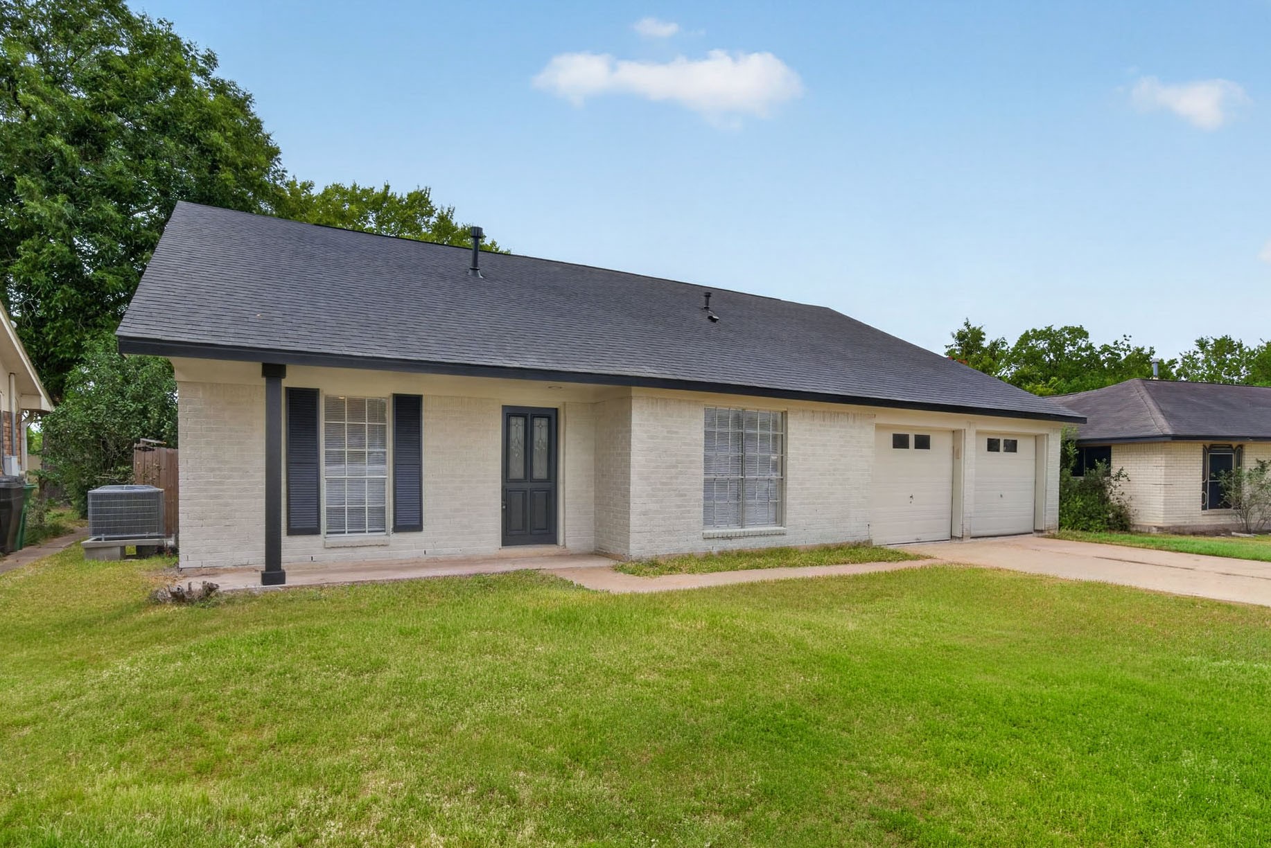 11918 Southview Street Property Photo 2