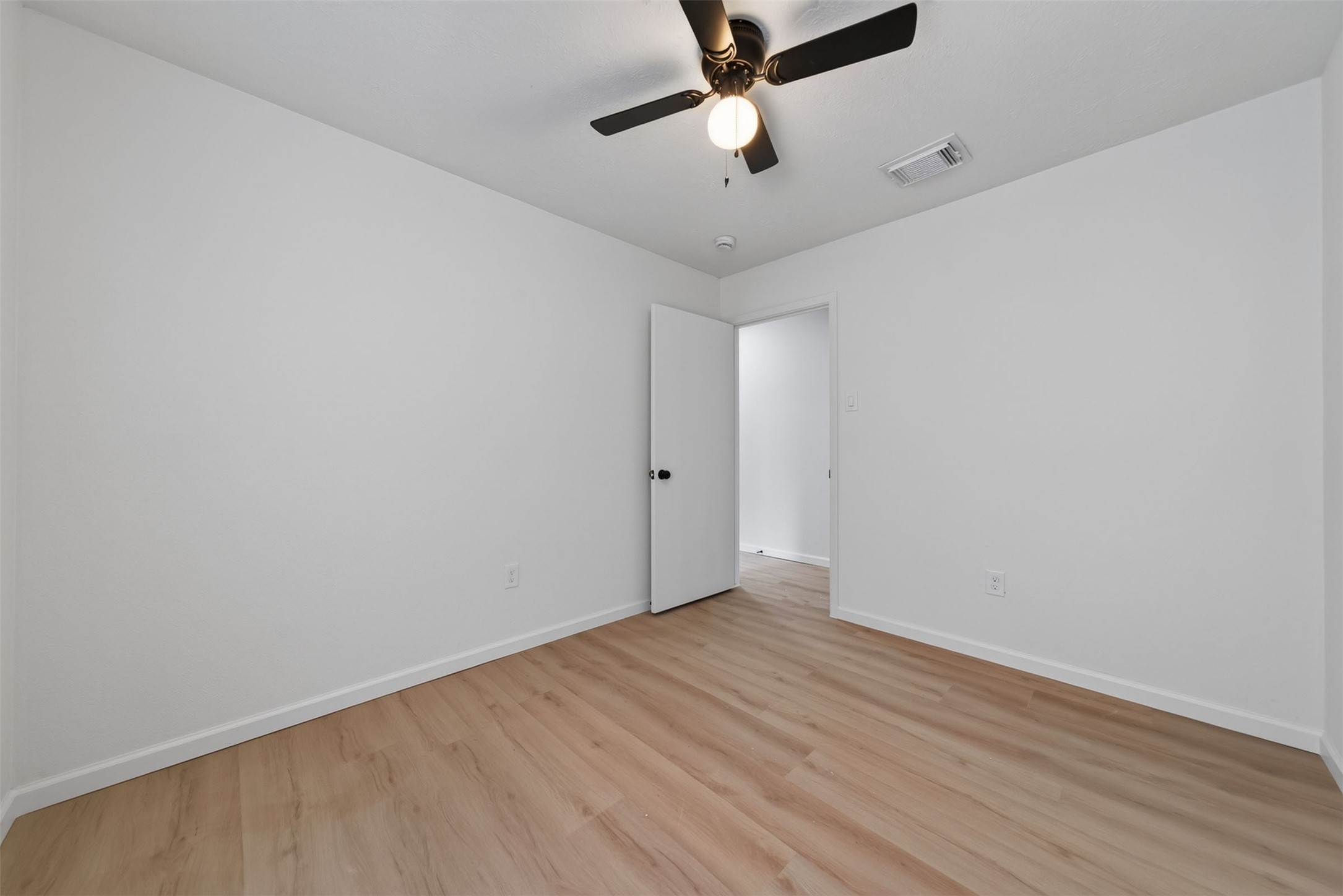 11918 Southview Street Property Photo 10