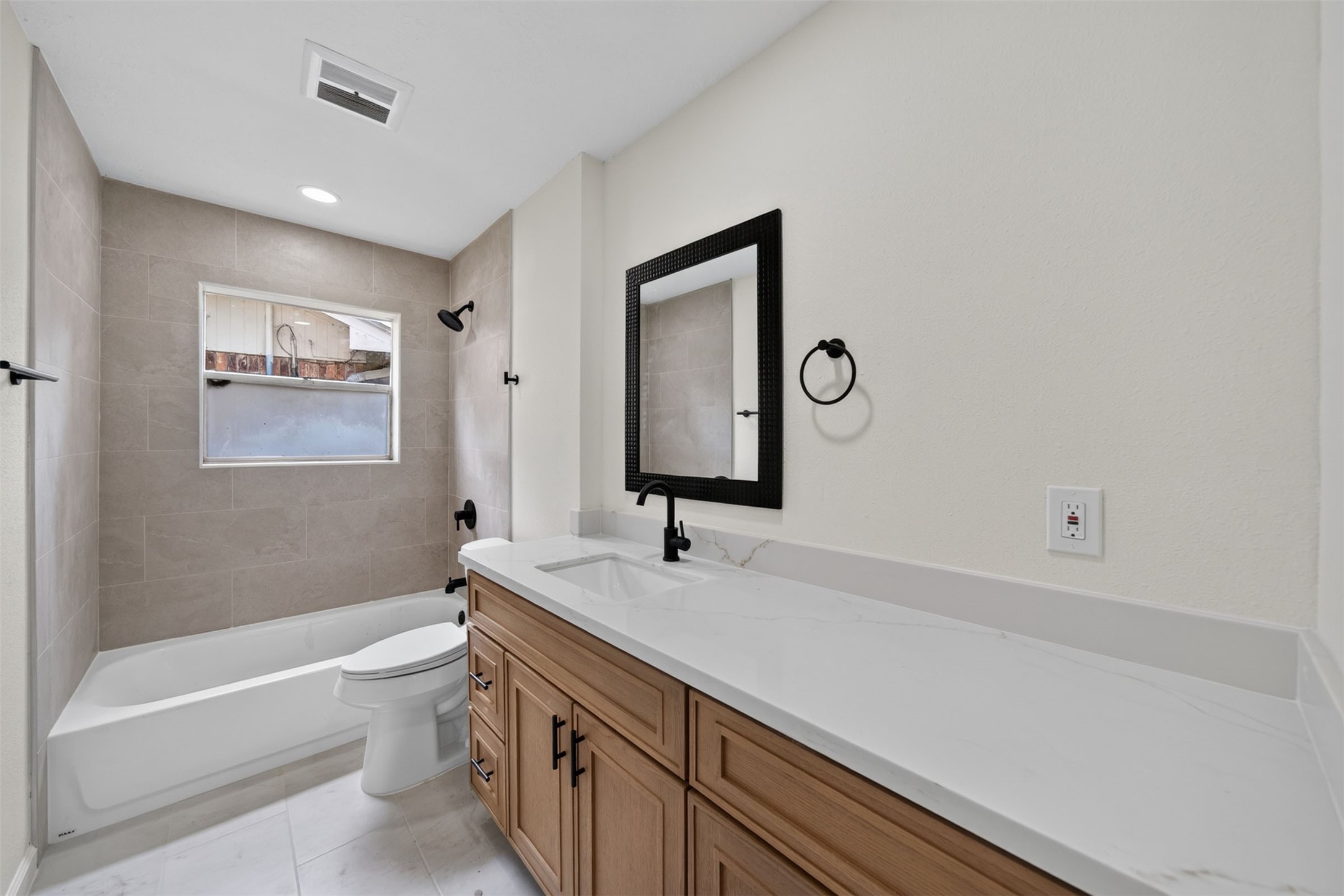 11918 Southview Street Property Photo 11