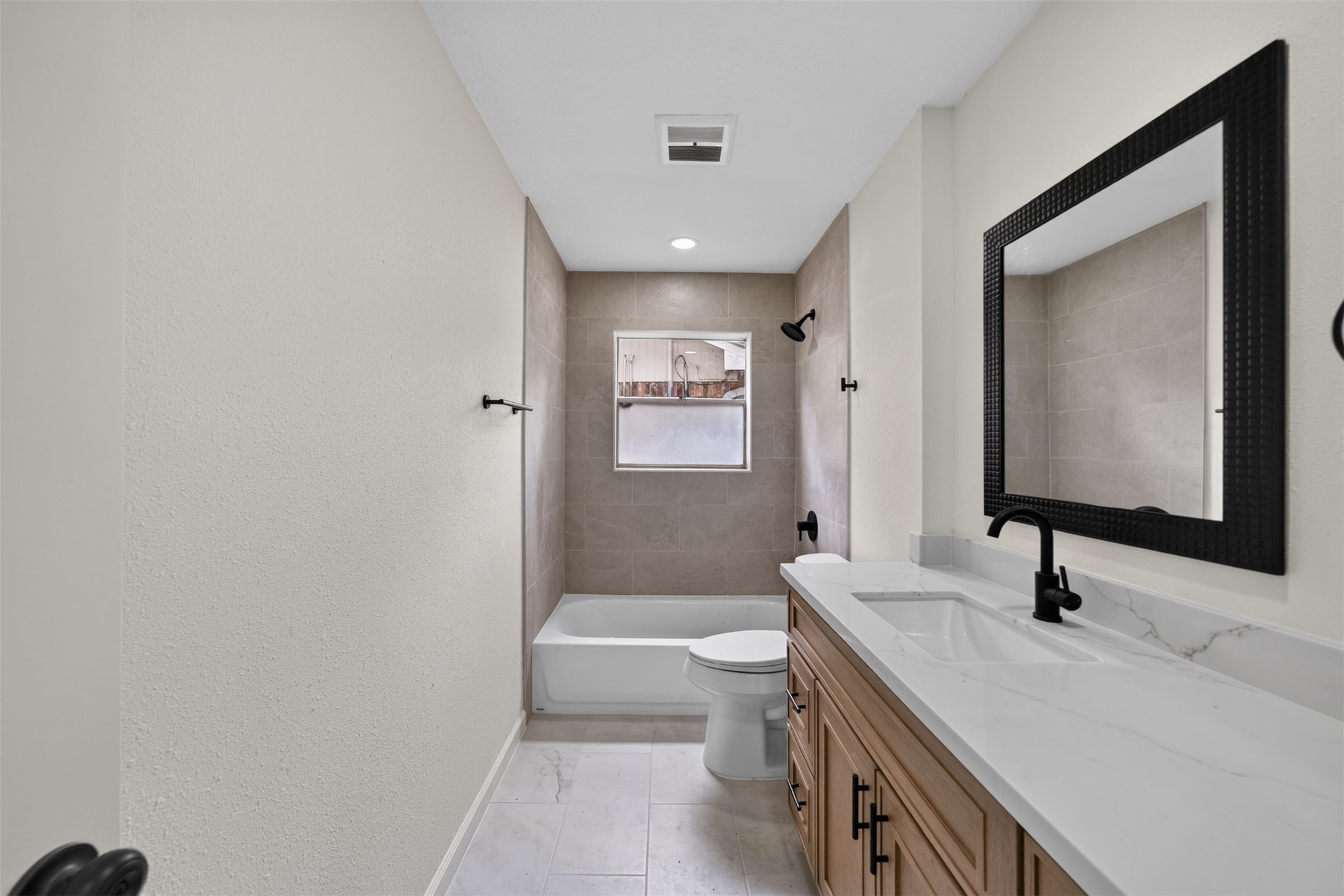11918 Southview Street Property Photo 12