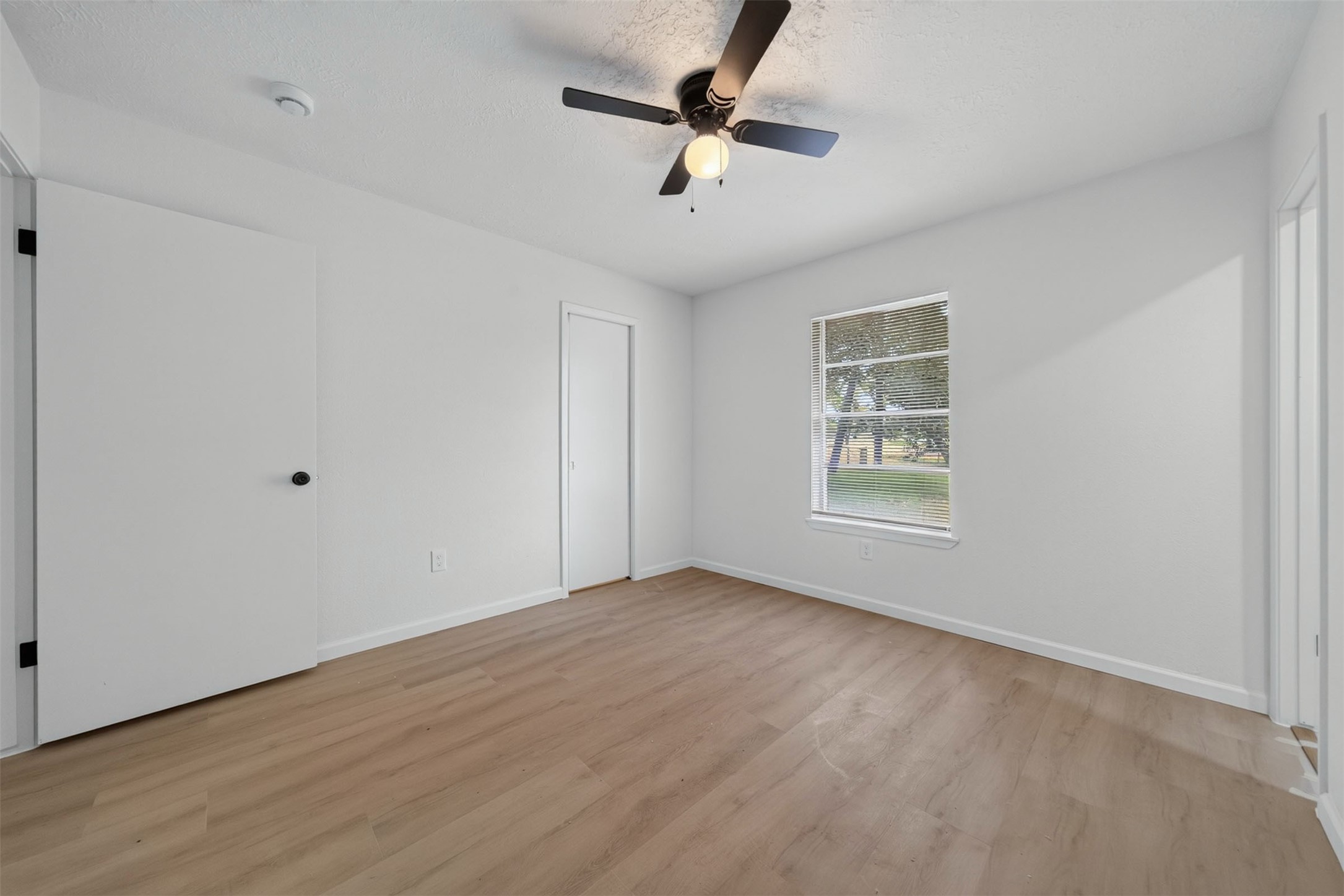 11918 Southview Street Property Photo 18