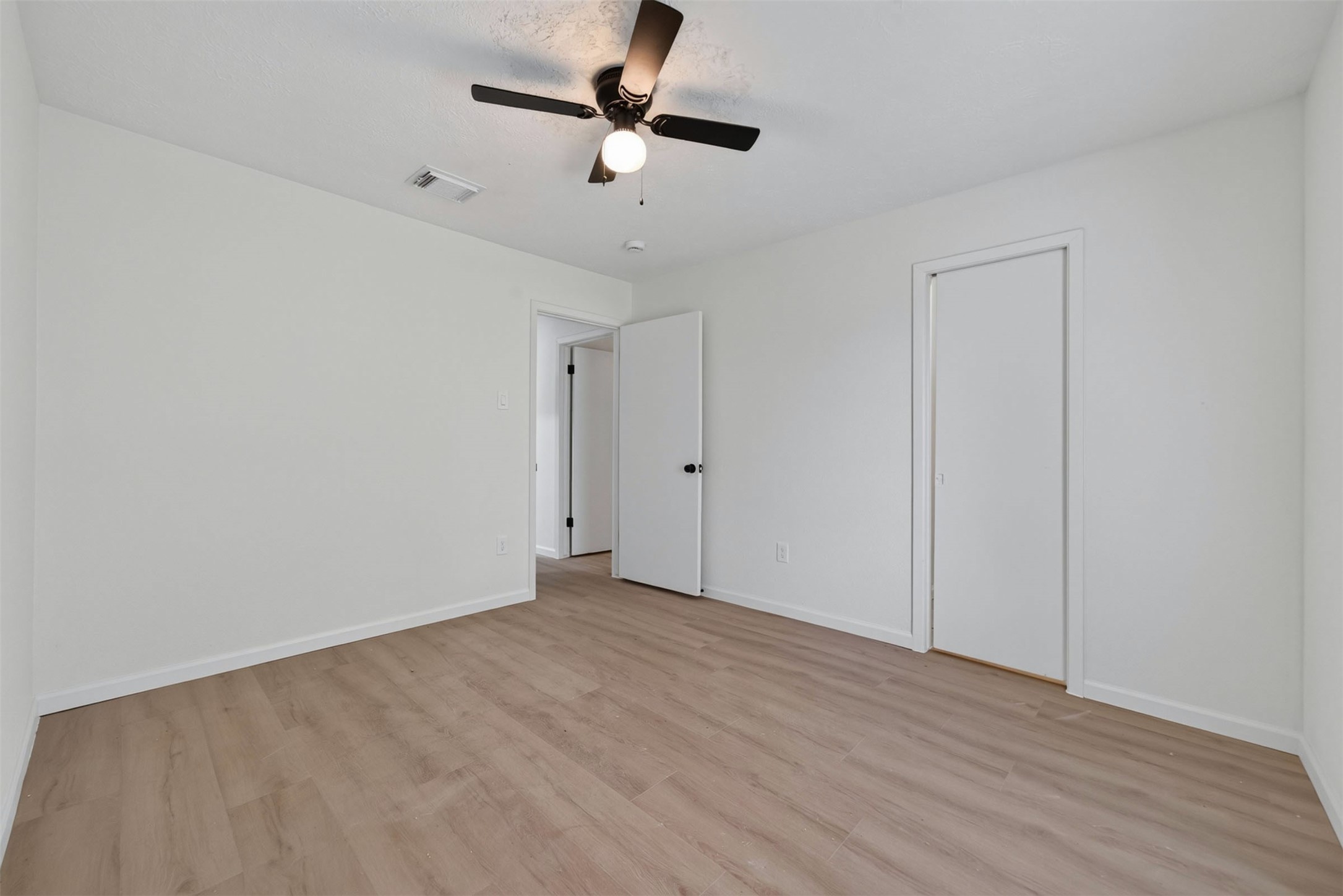 11918 Southview Street Property Photo 19