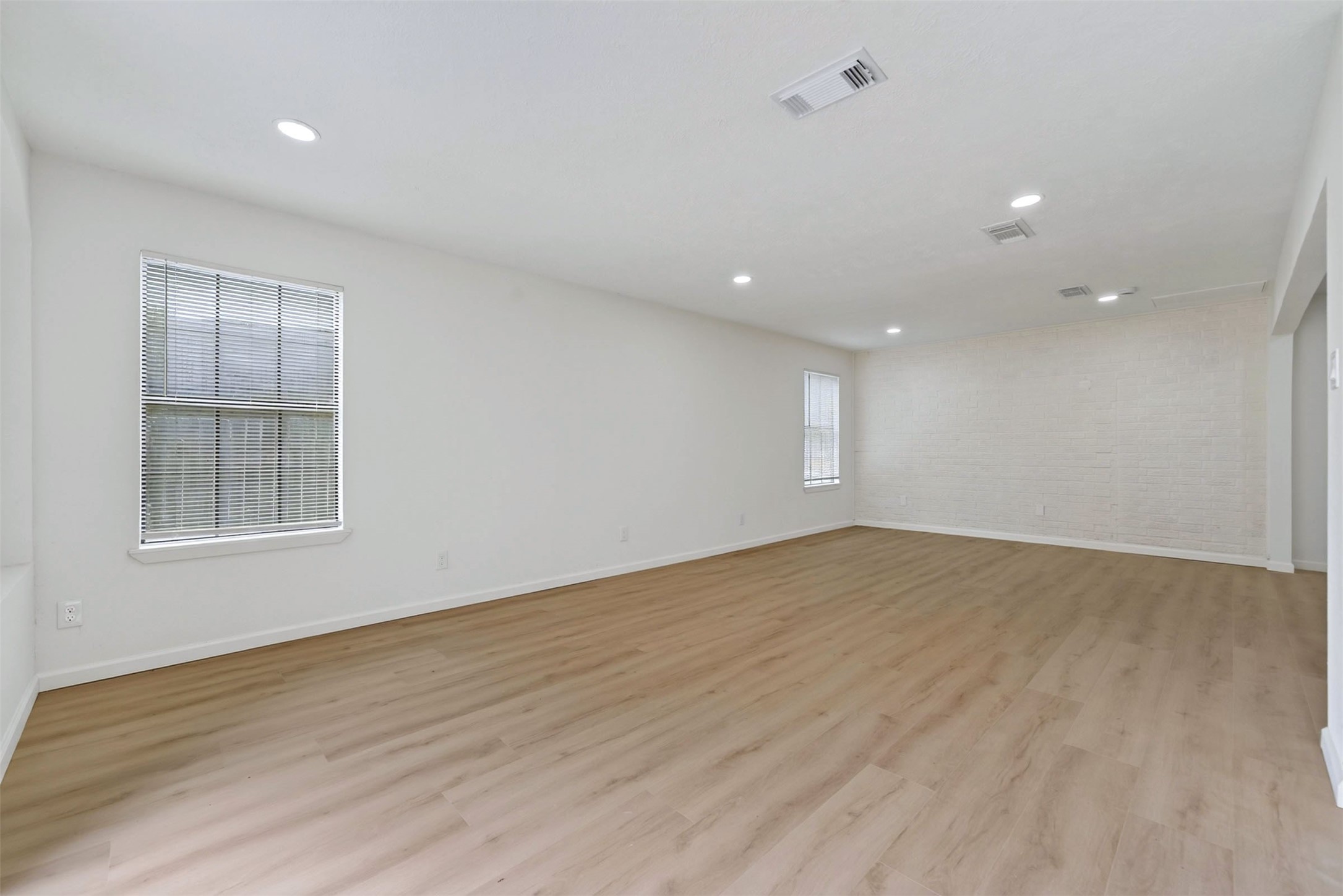 11918 Southview Street Property Photo 22