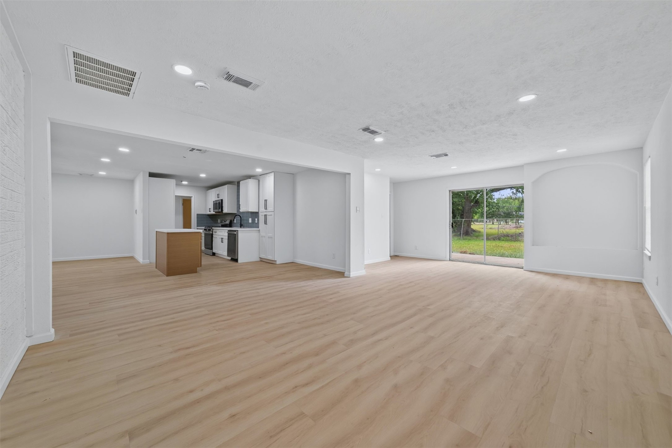 11918 Southview Street Property Photo 23