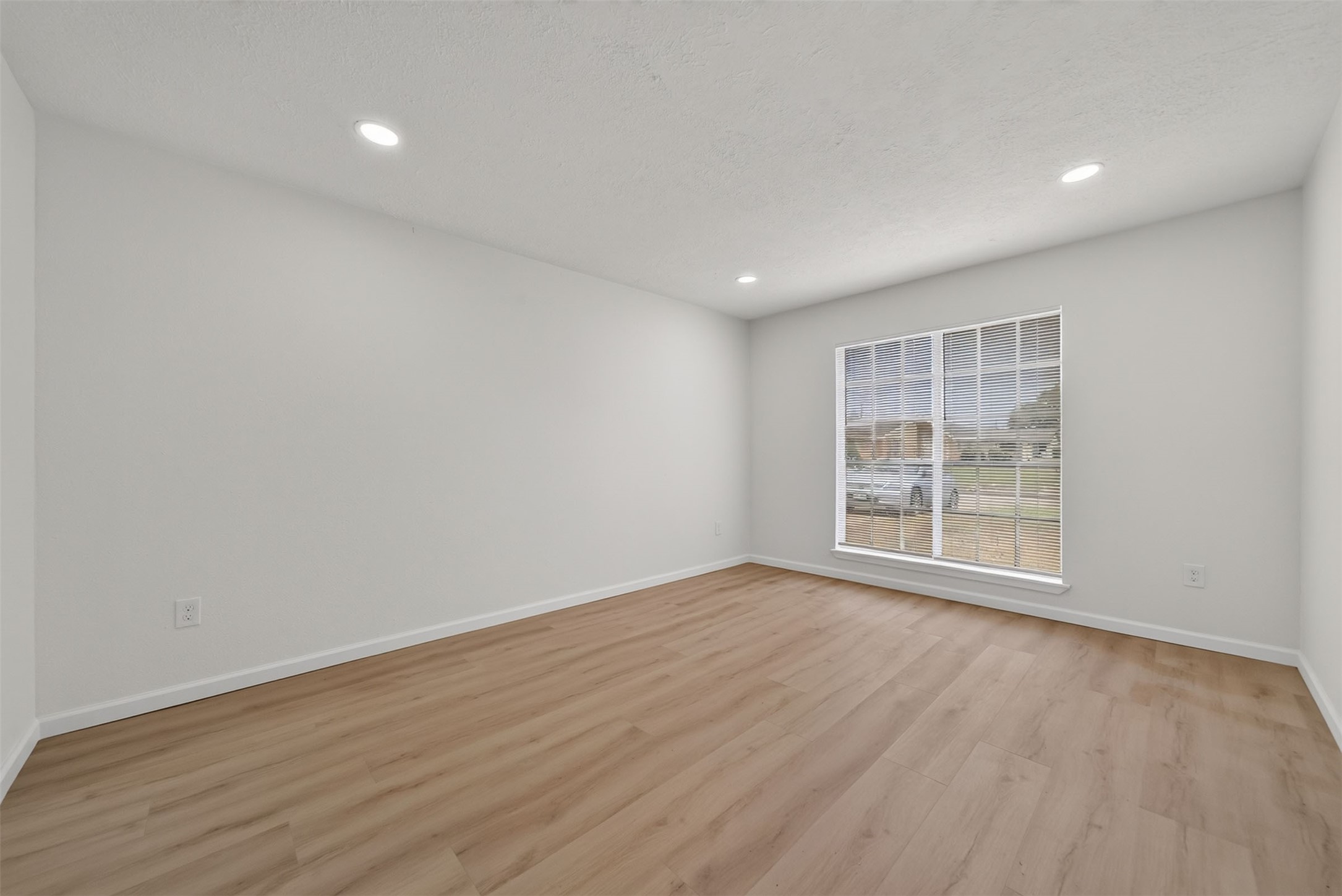 11918 Southview Street Property Photo 26