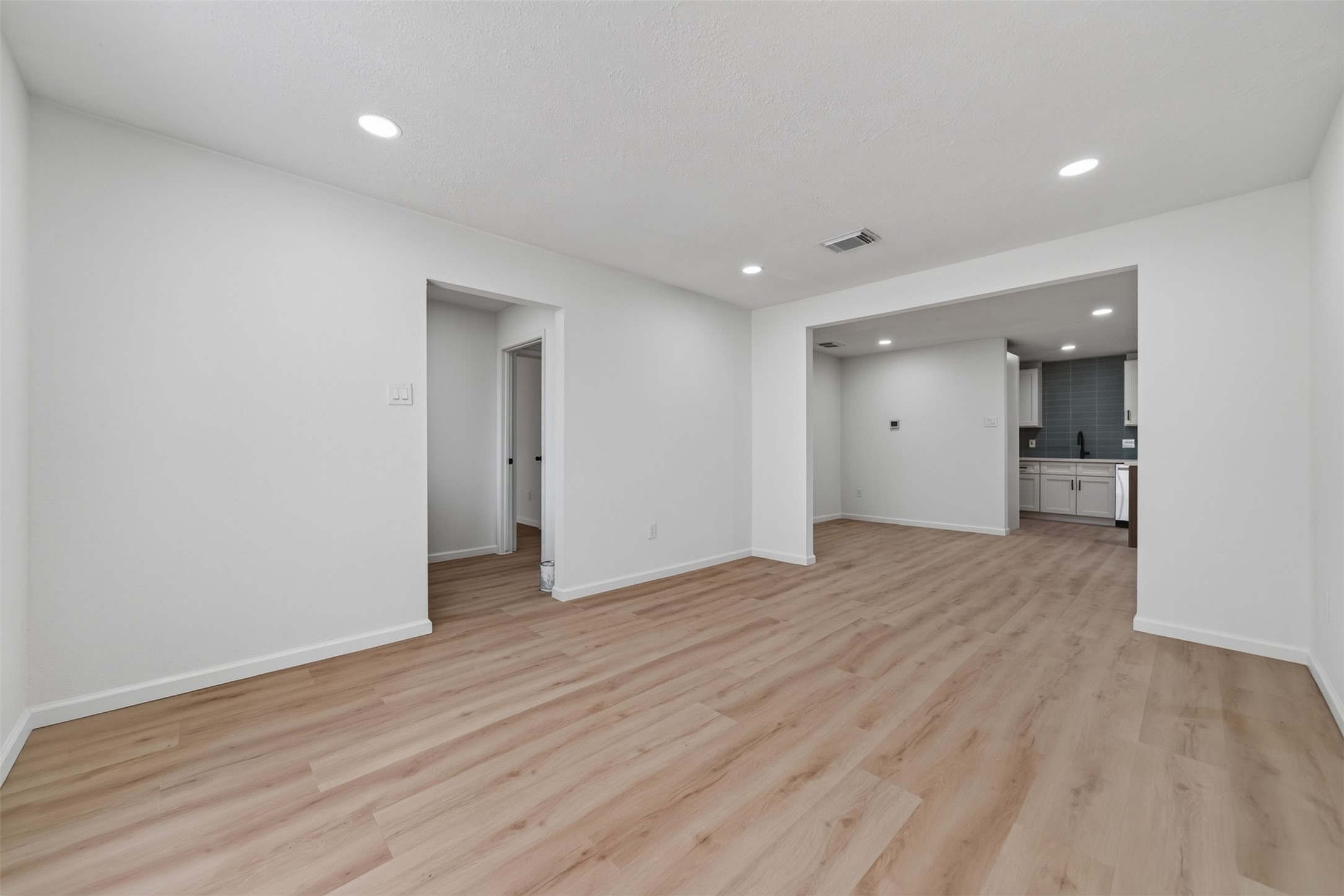 11918 Southview Street Property Photo 27