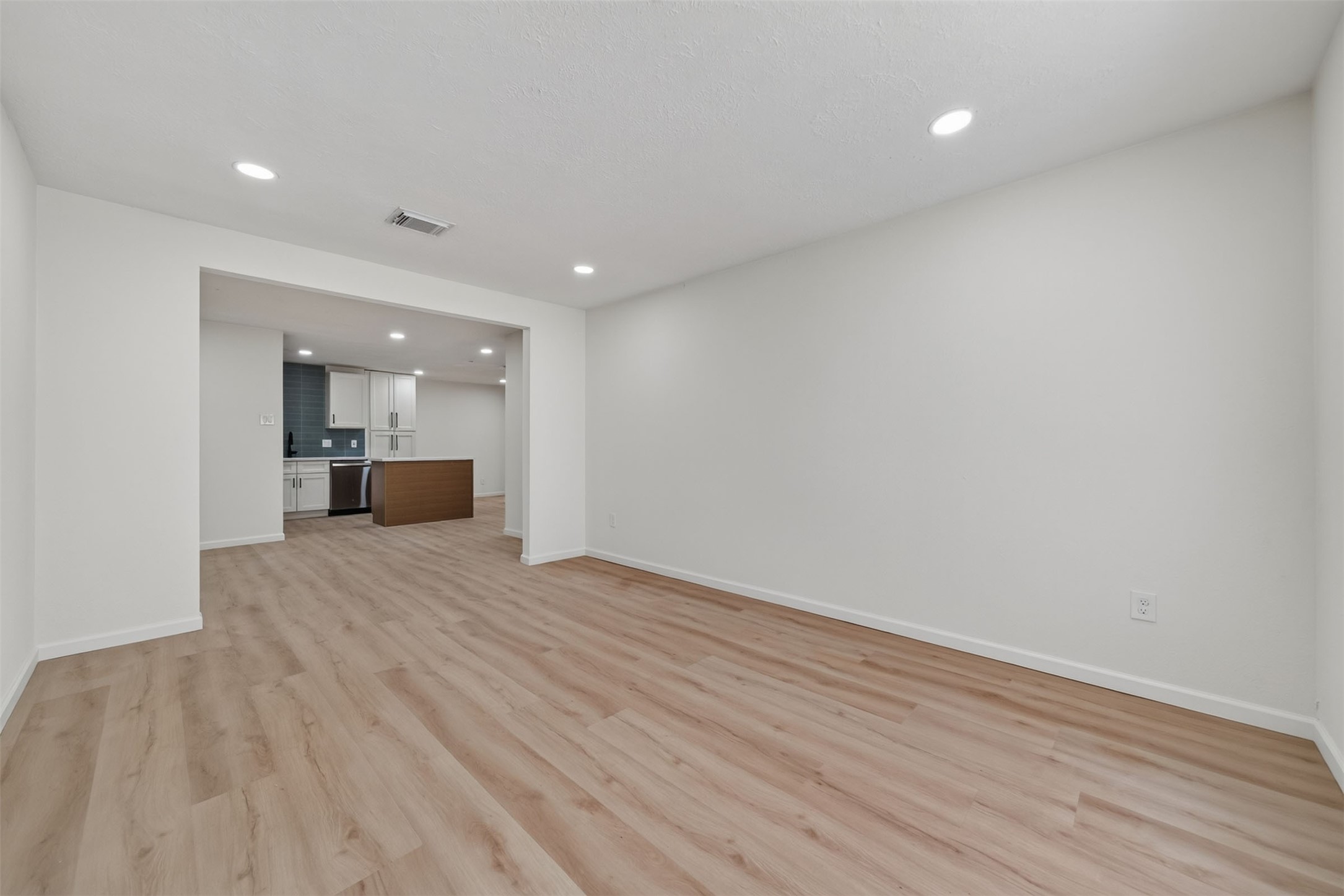 11918 Southview Street Property Photo 29