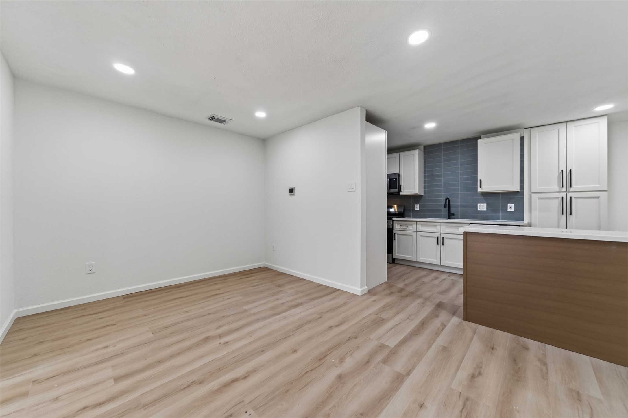 11918 Southview Street Property Photo 31