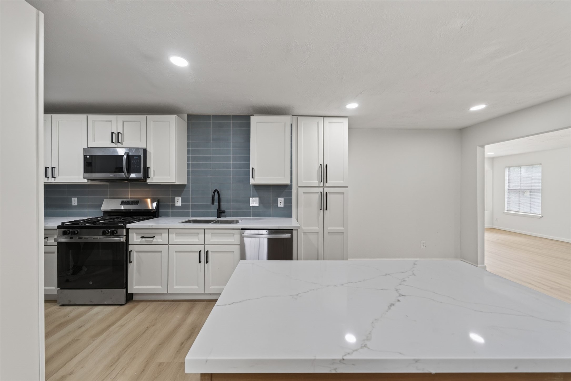 11918 Southview Street Property Photo 44
