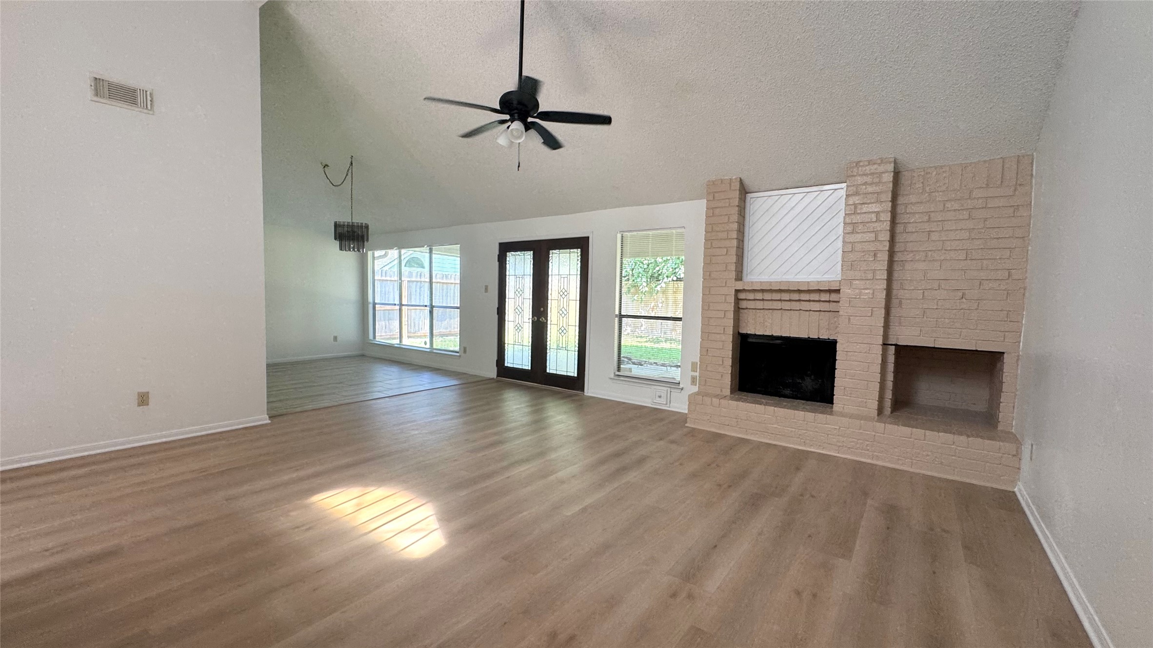 9826 Chiselhurst Drive Property Photo 2