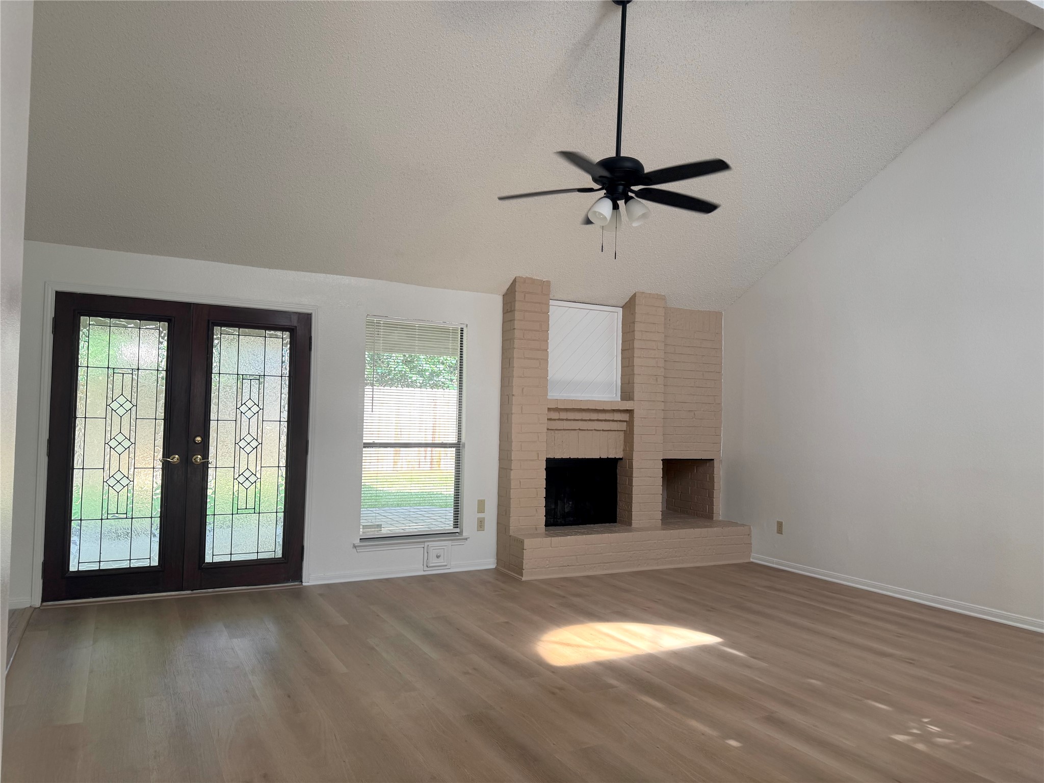 9826 Chiselhurst Drive Property Photo 5