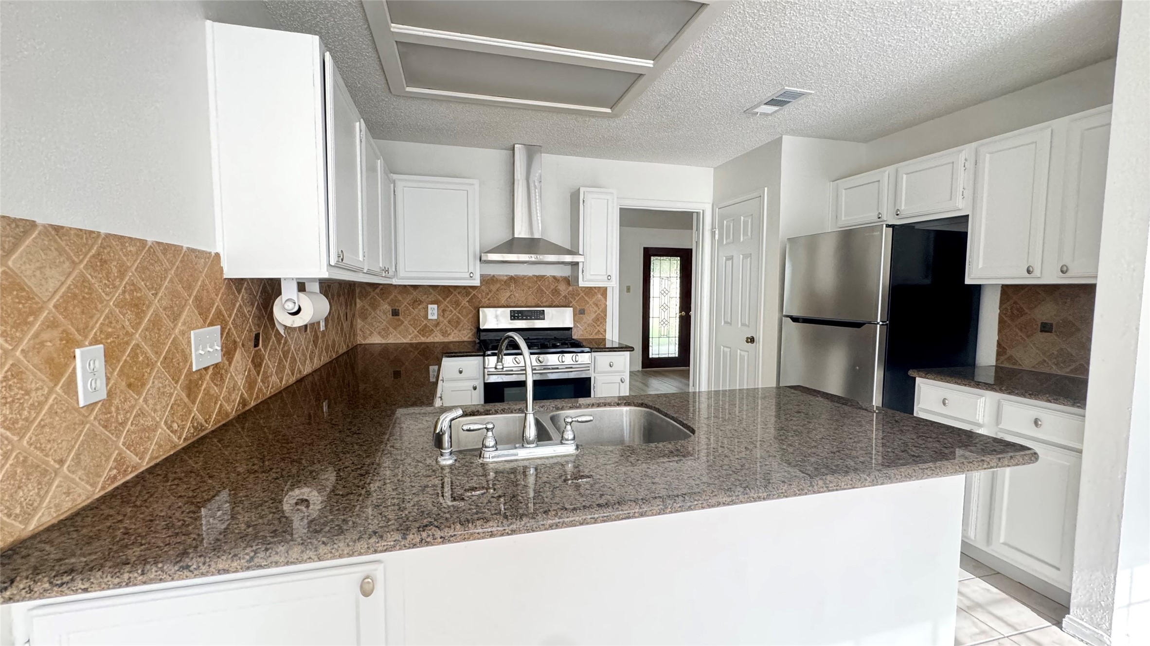 9826 Chiselhurst Drive Property Photo 9