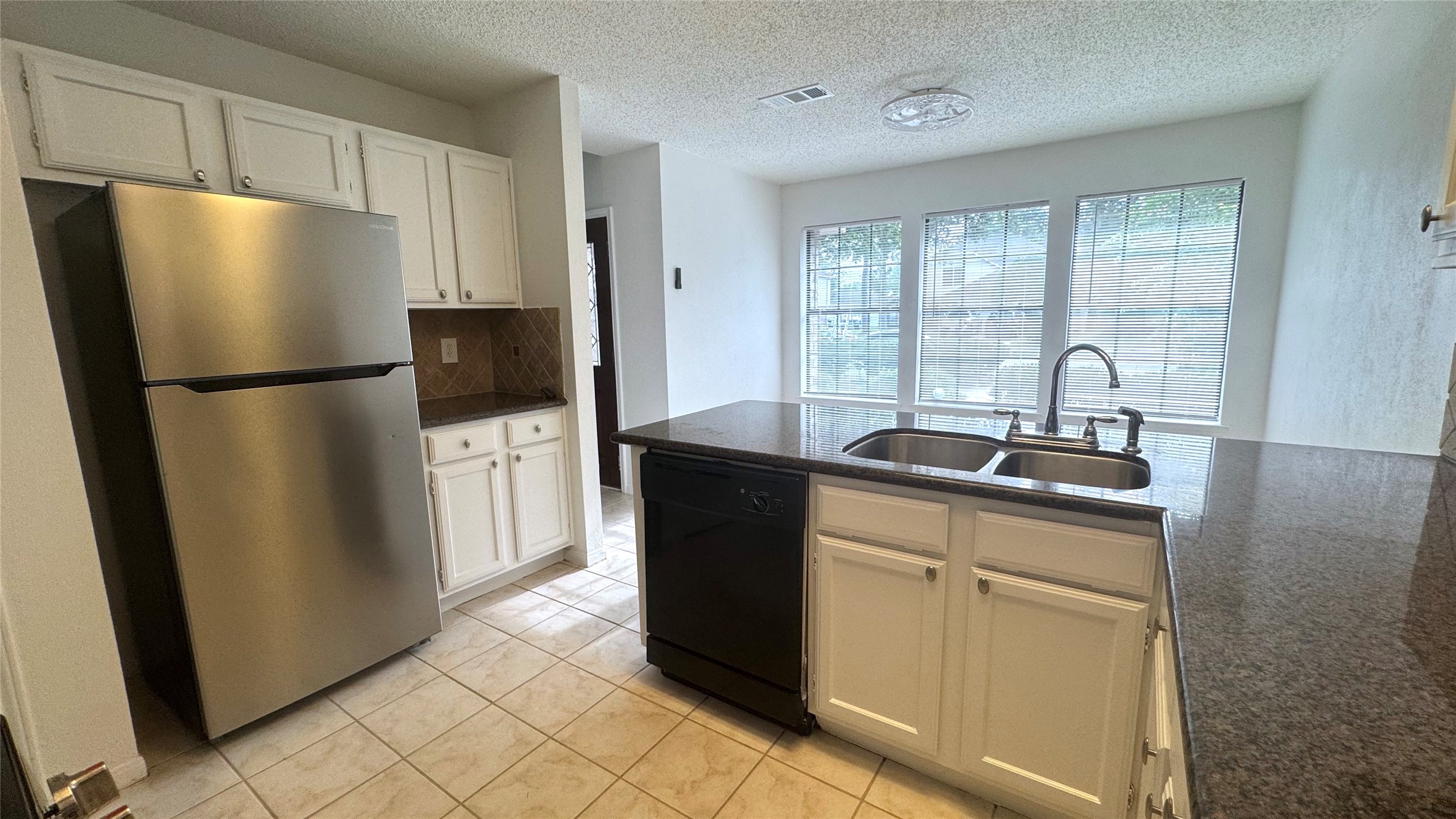 9826 Chiselhurst Drive Property Photo 10