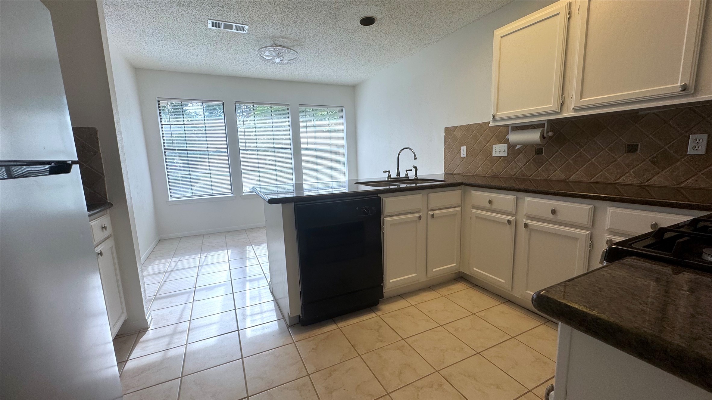 9826 Chiselhurst Drive Property Photo 11