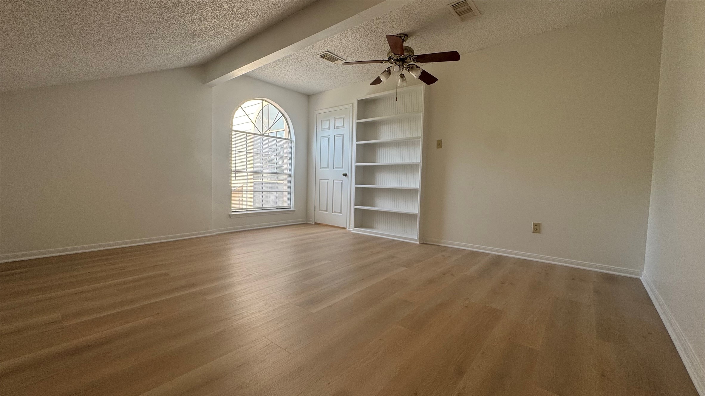 9826 Chiselhurst Drive Property Photo 13