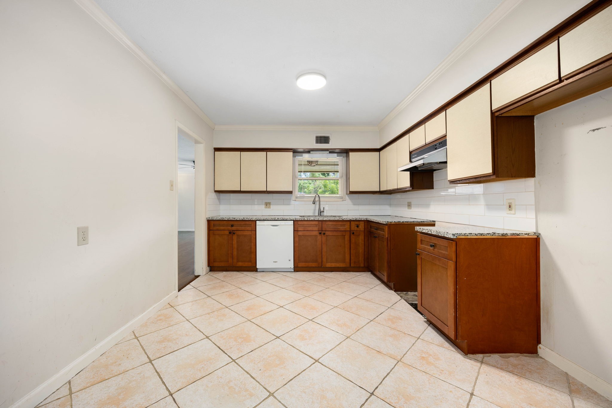5116 Evergreen Street Property Photo 7