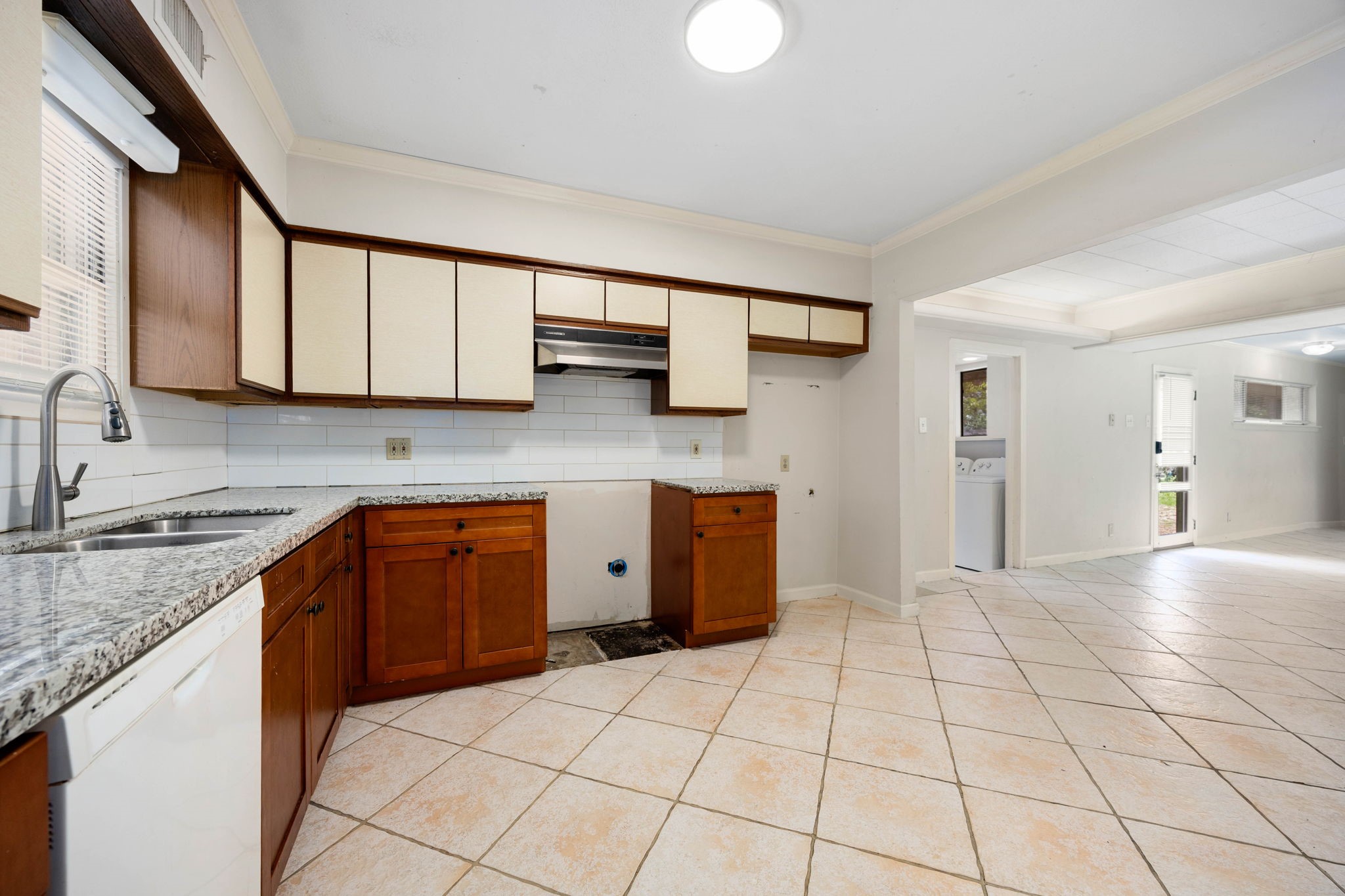 5116 Evergreen Street Property Photo 8